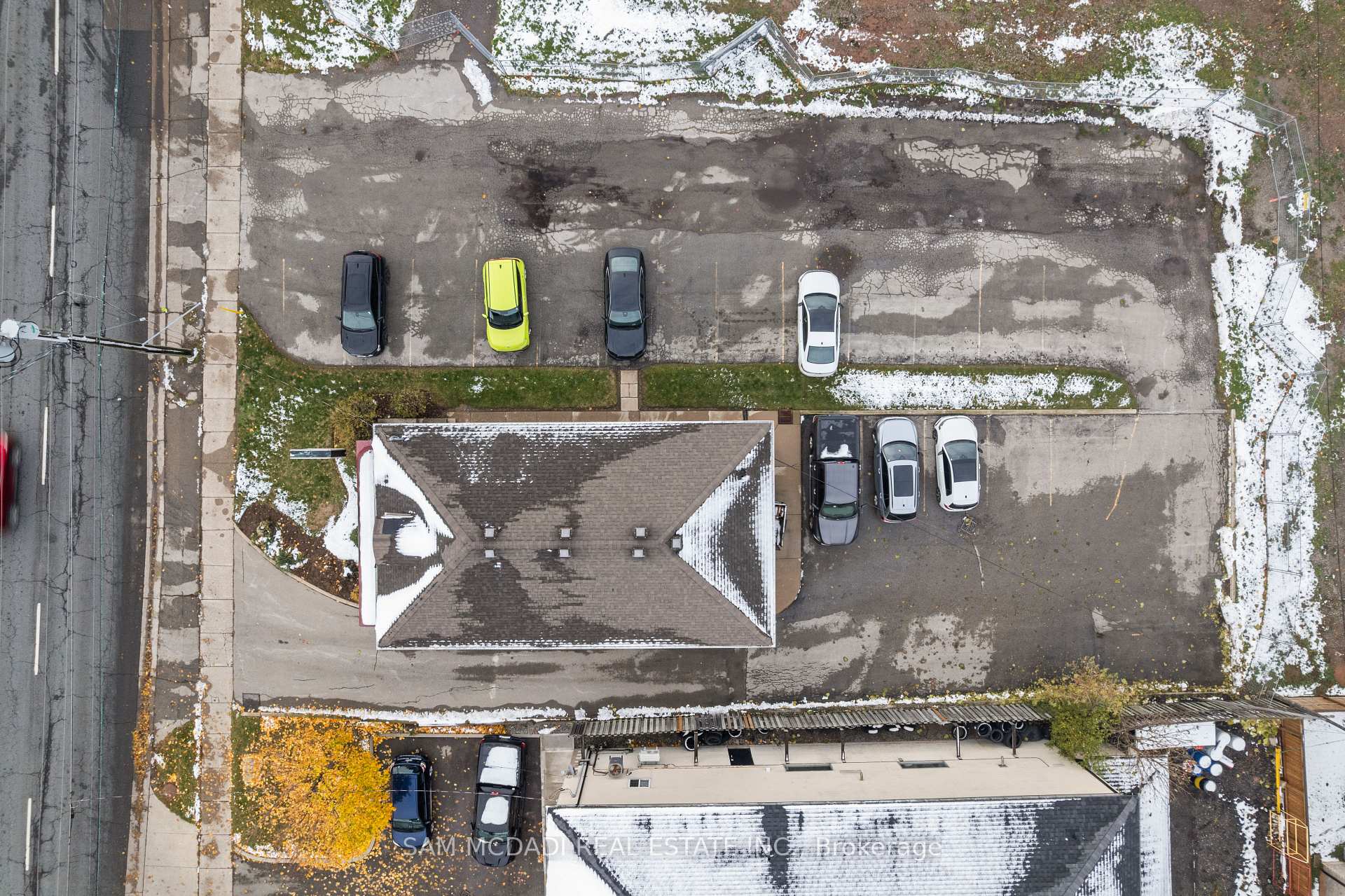 423 Highway 8 Highway