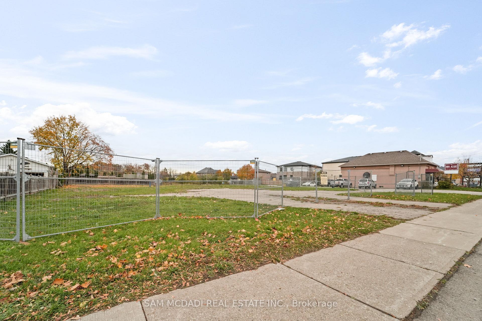 423 Highway 8 Highway