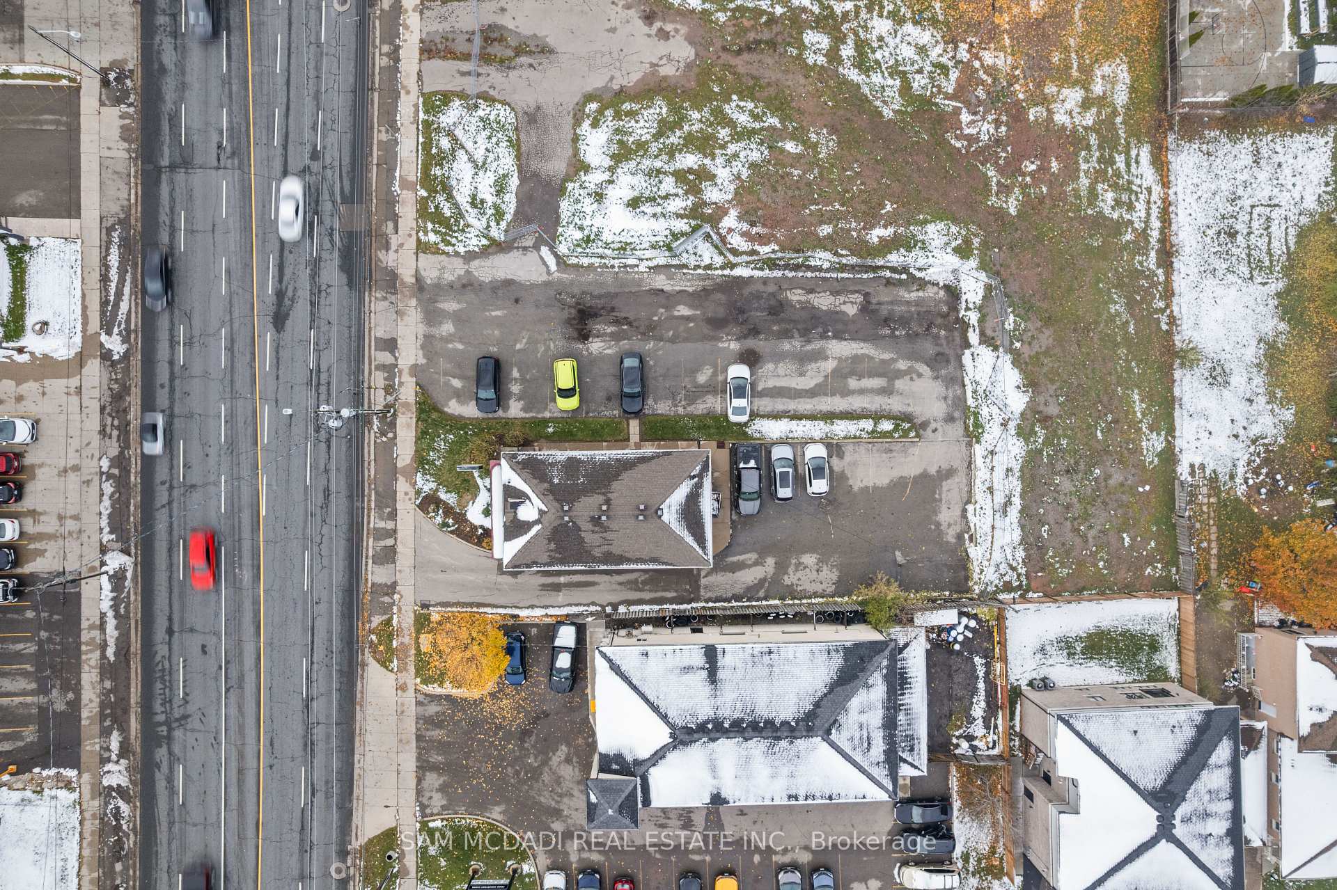 423 Highway 8 Highway