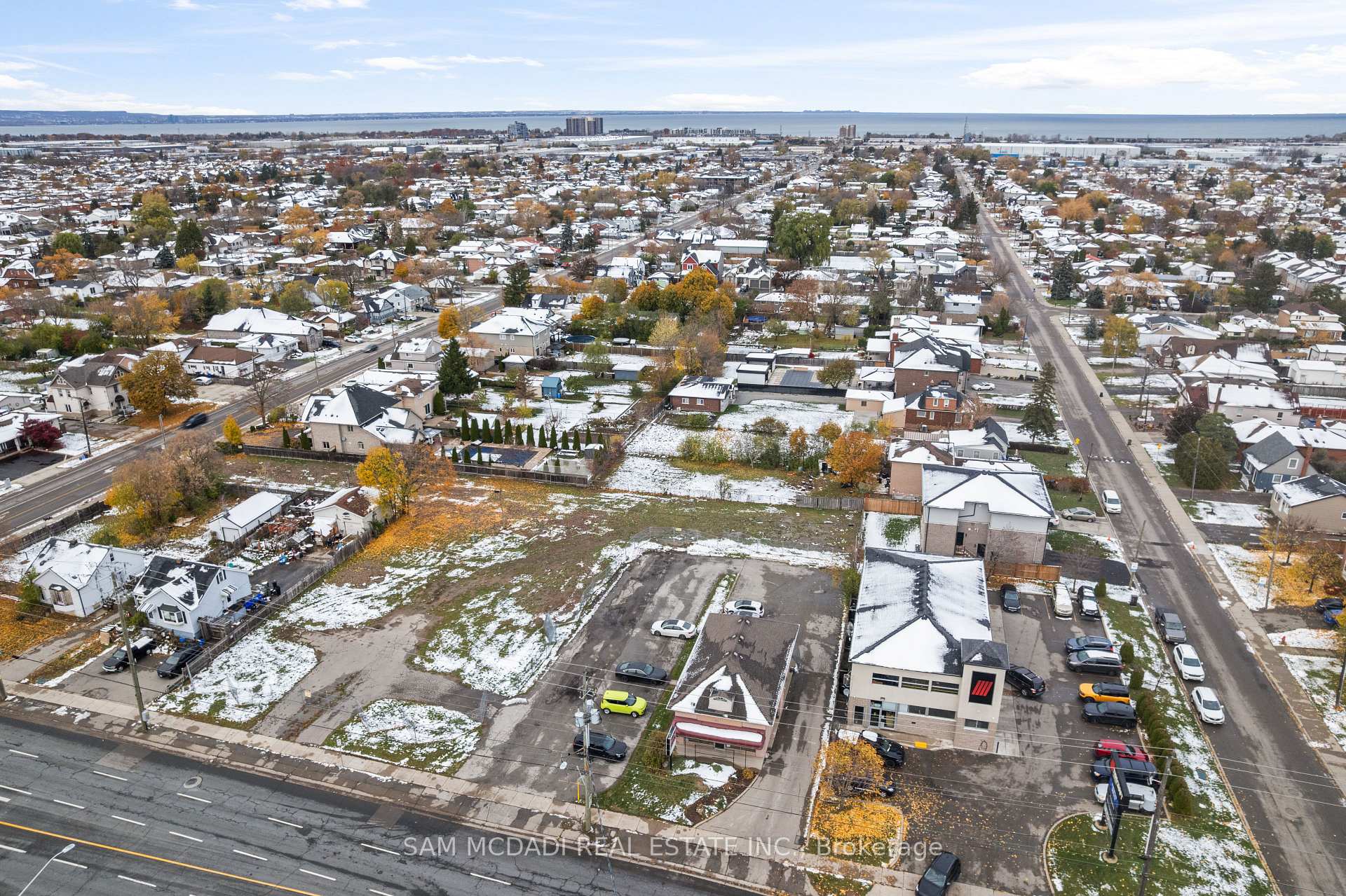 423 Highway 8 Highway