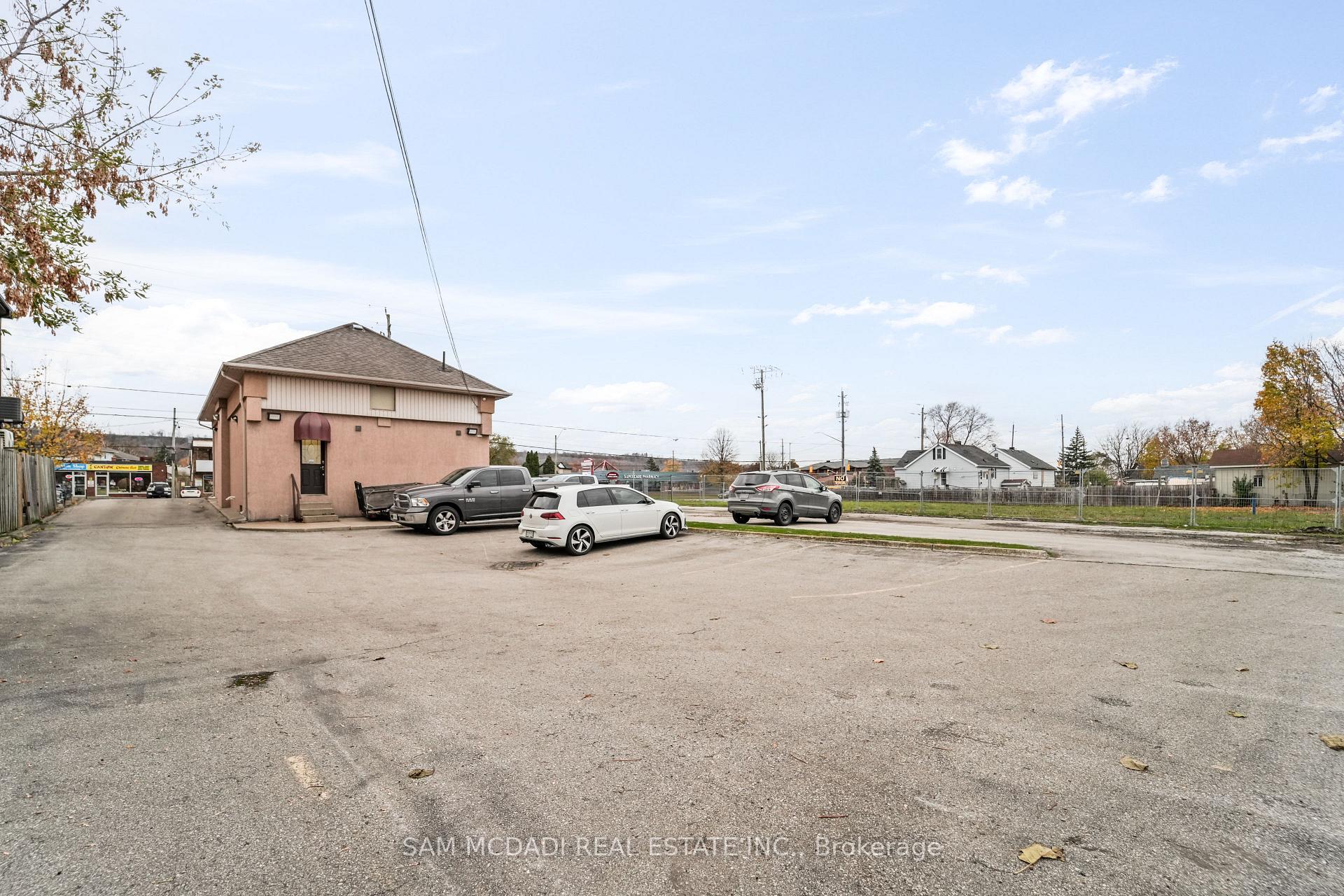 423 Highway 8 Highway