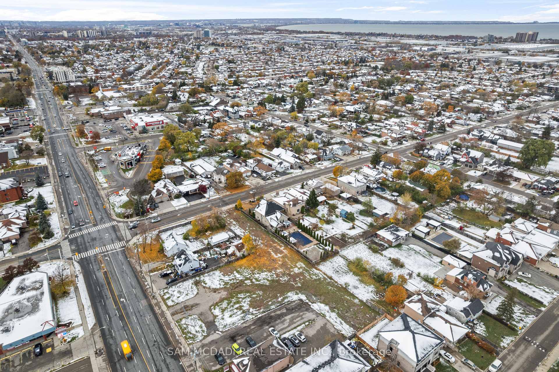 423 Highway 8 Highway