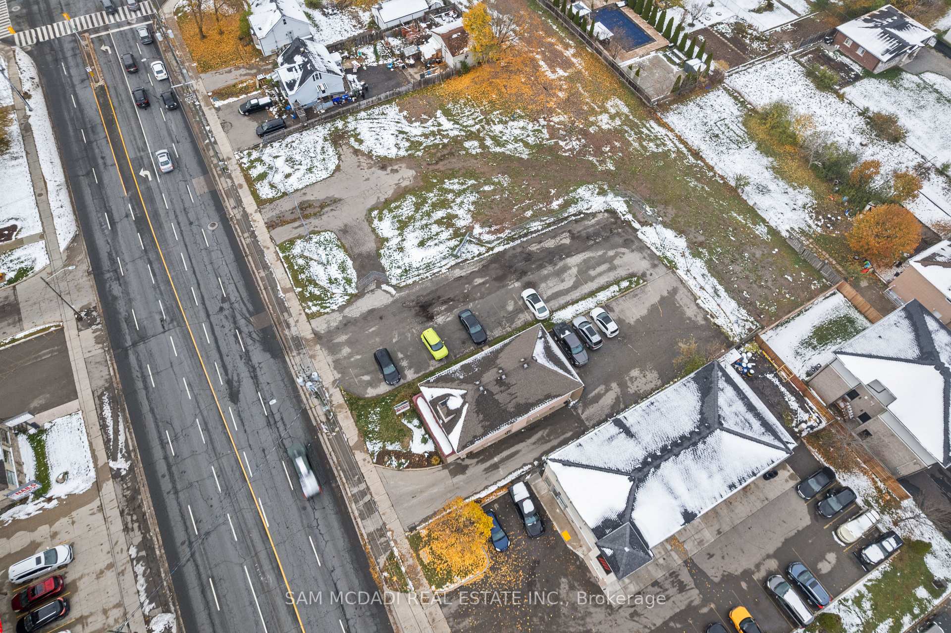 423 Highway 8 Highway