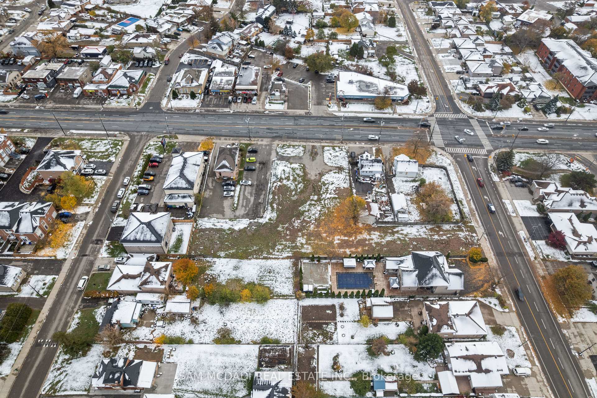 423 Highway 8 Highway