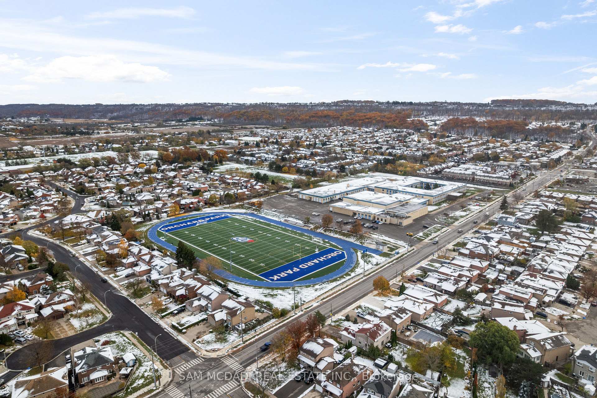 423 Highway 8 Highway