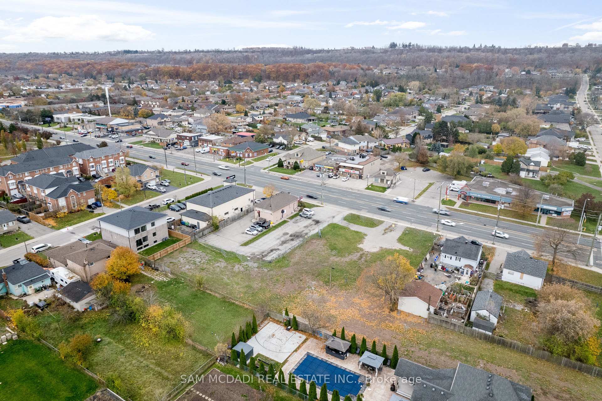 423 Highway 8 Highway