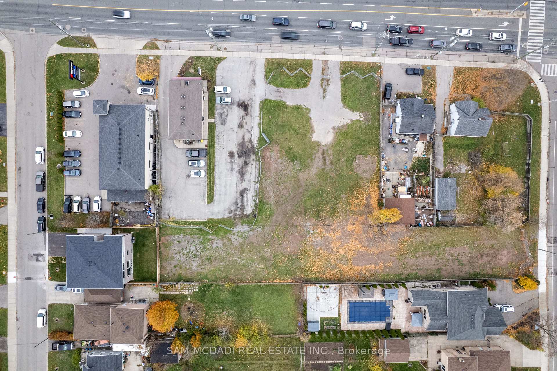 423 Highway 8 Highway