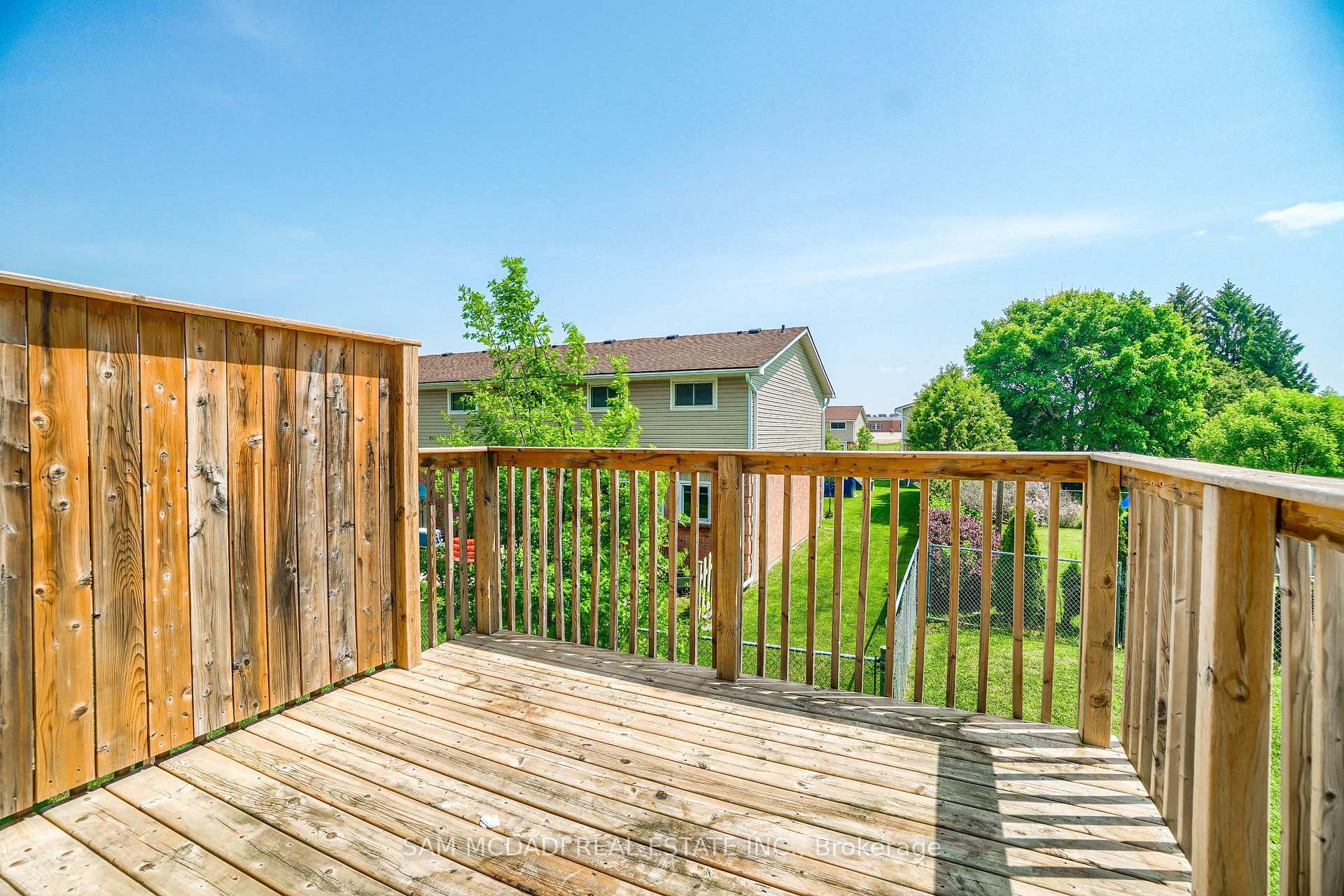 1023 Devonshire Avenue 25