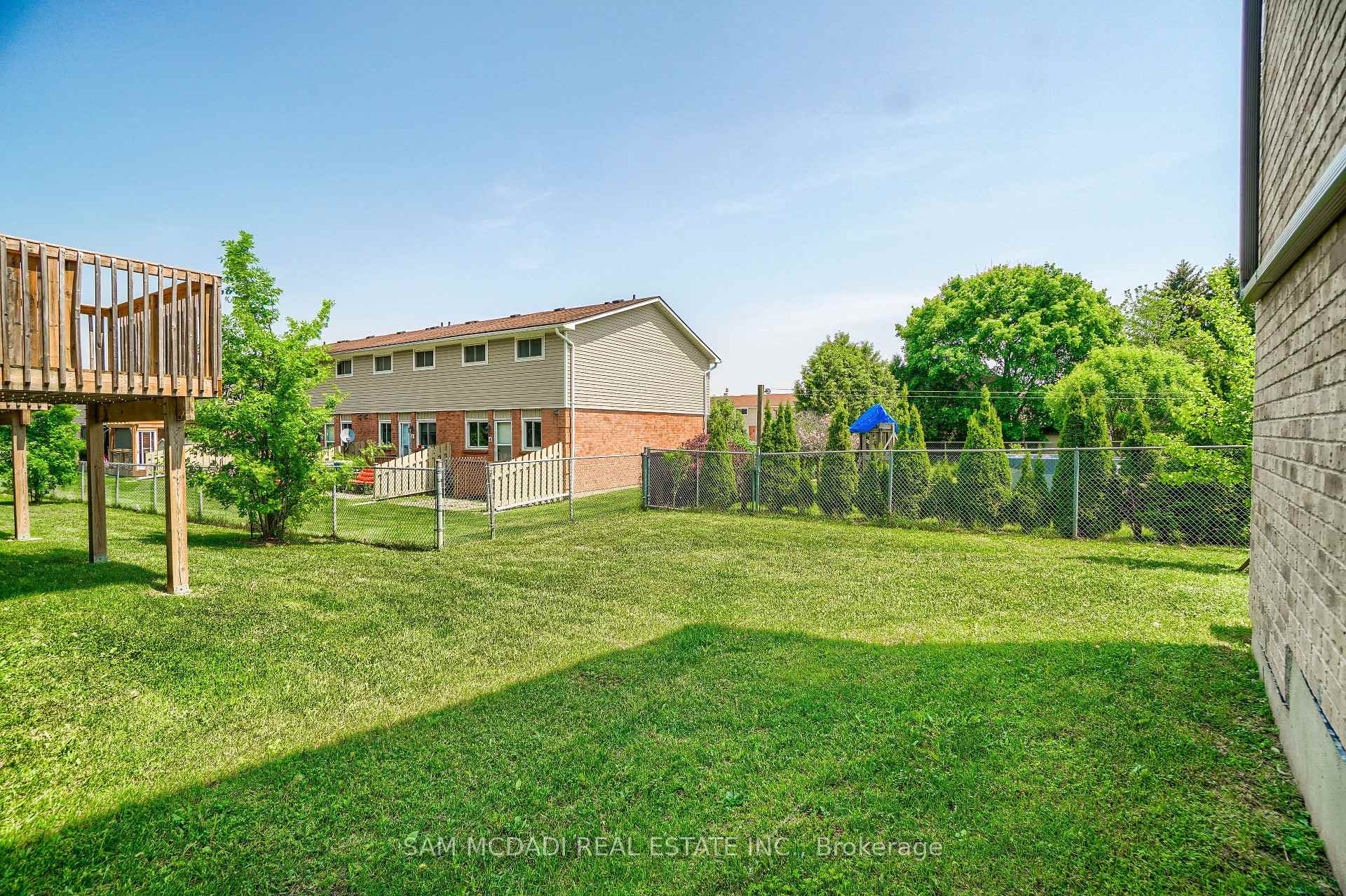 1023 Devonshire Avenue 25