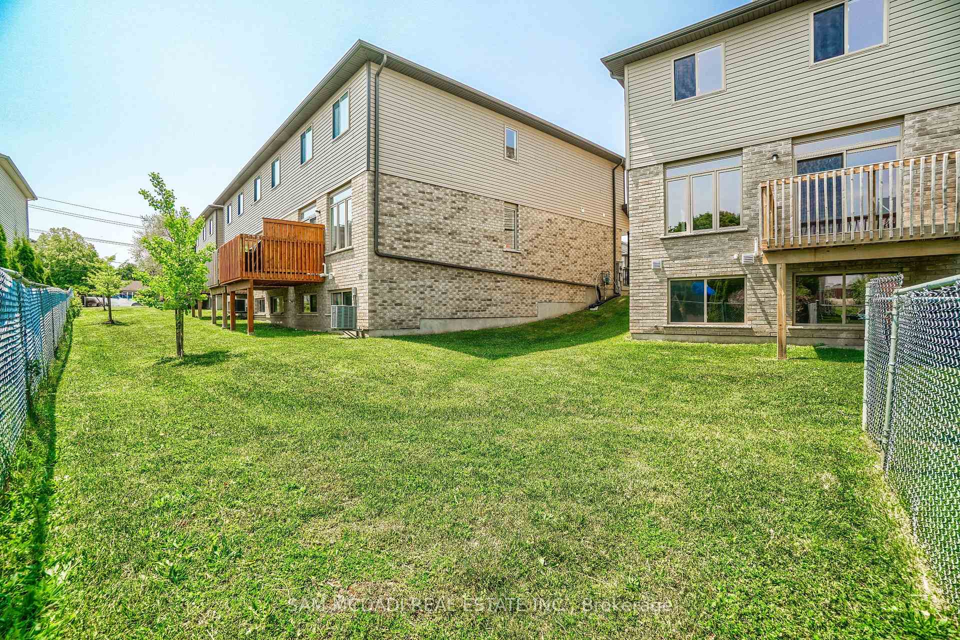 1023 Devonshire Avenue 25