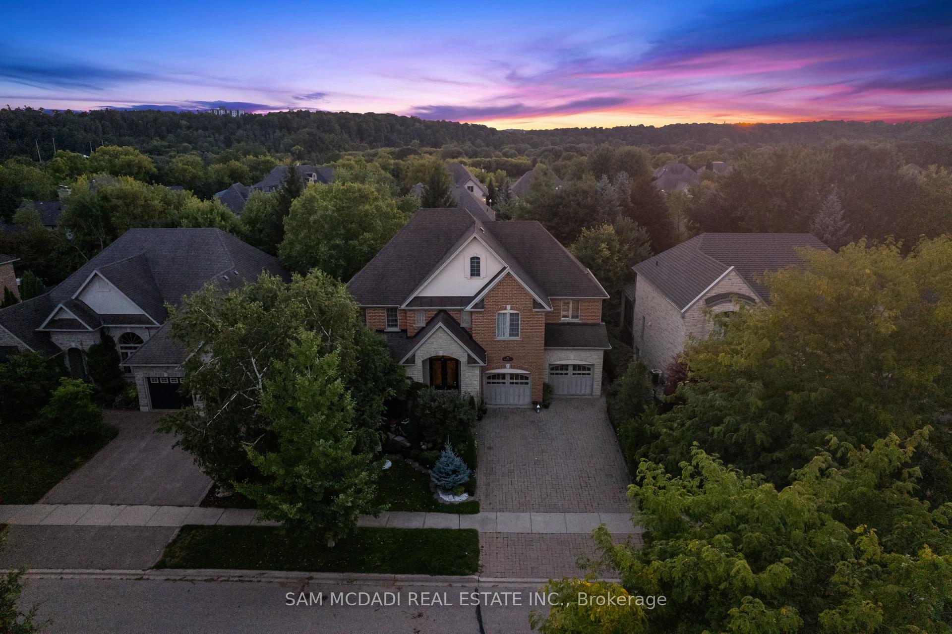 32 Pennsylvania Crescent