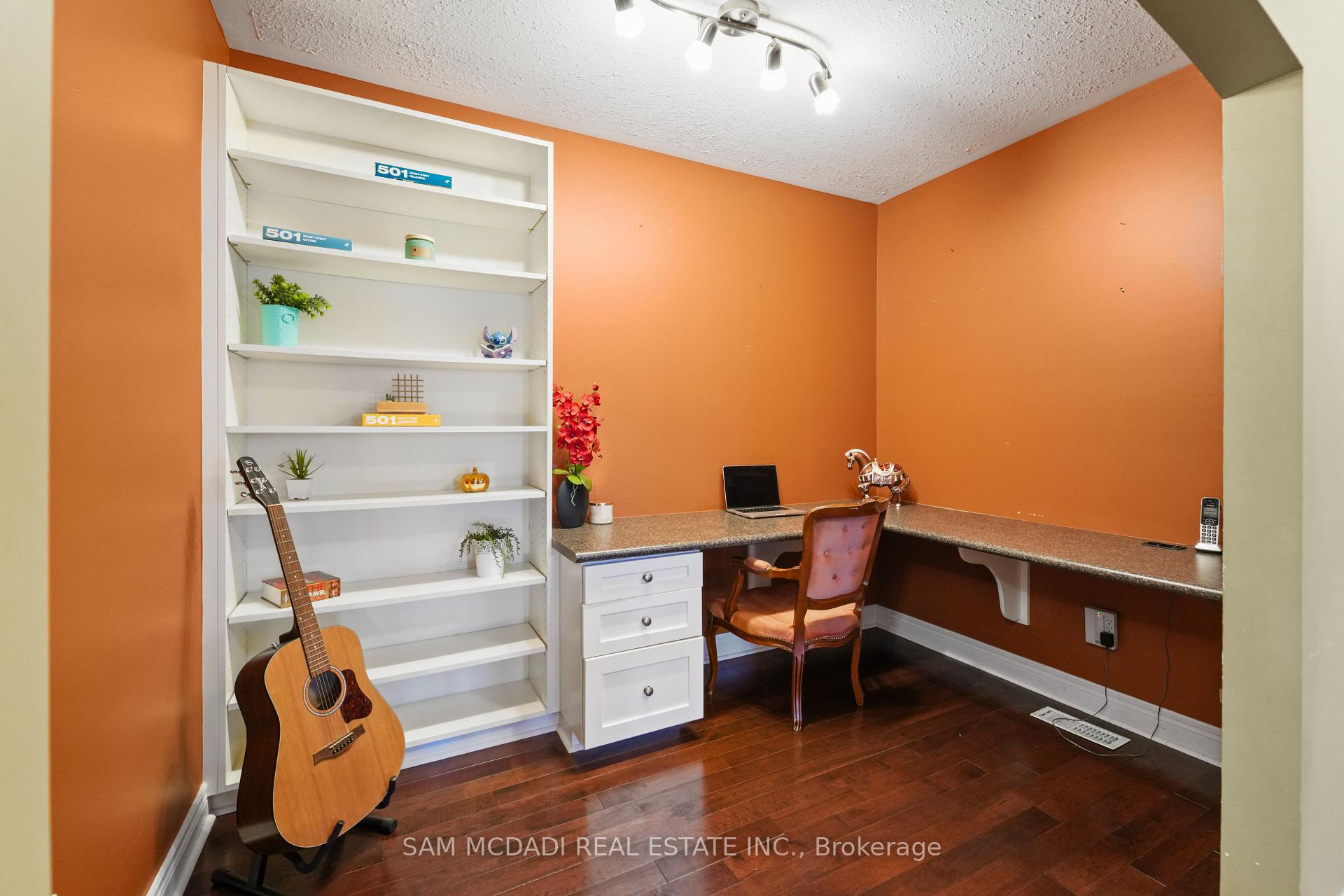 32 Pennsylvania Crescent