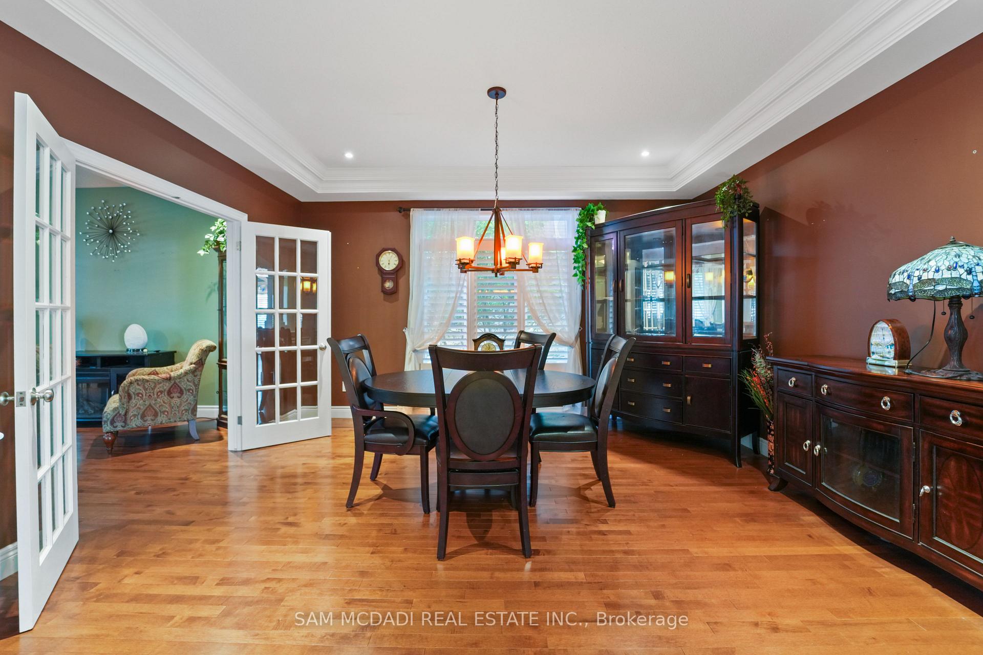 32 Pennsylvania Crescent