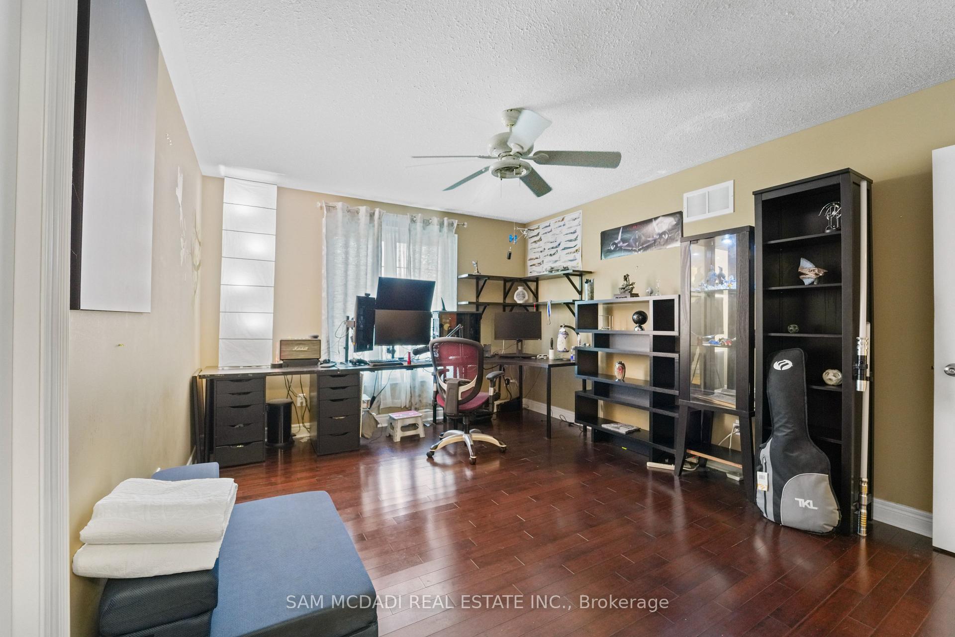 32 Pennsylvania Crescent