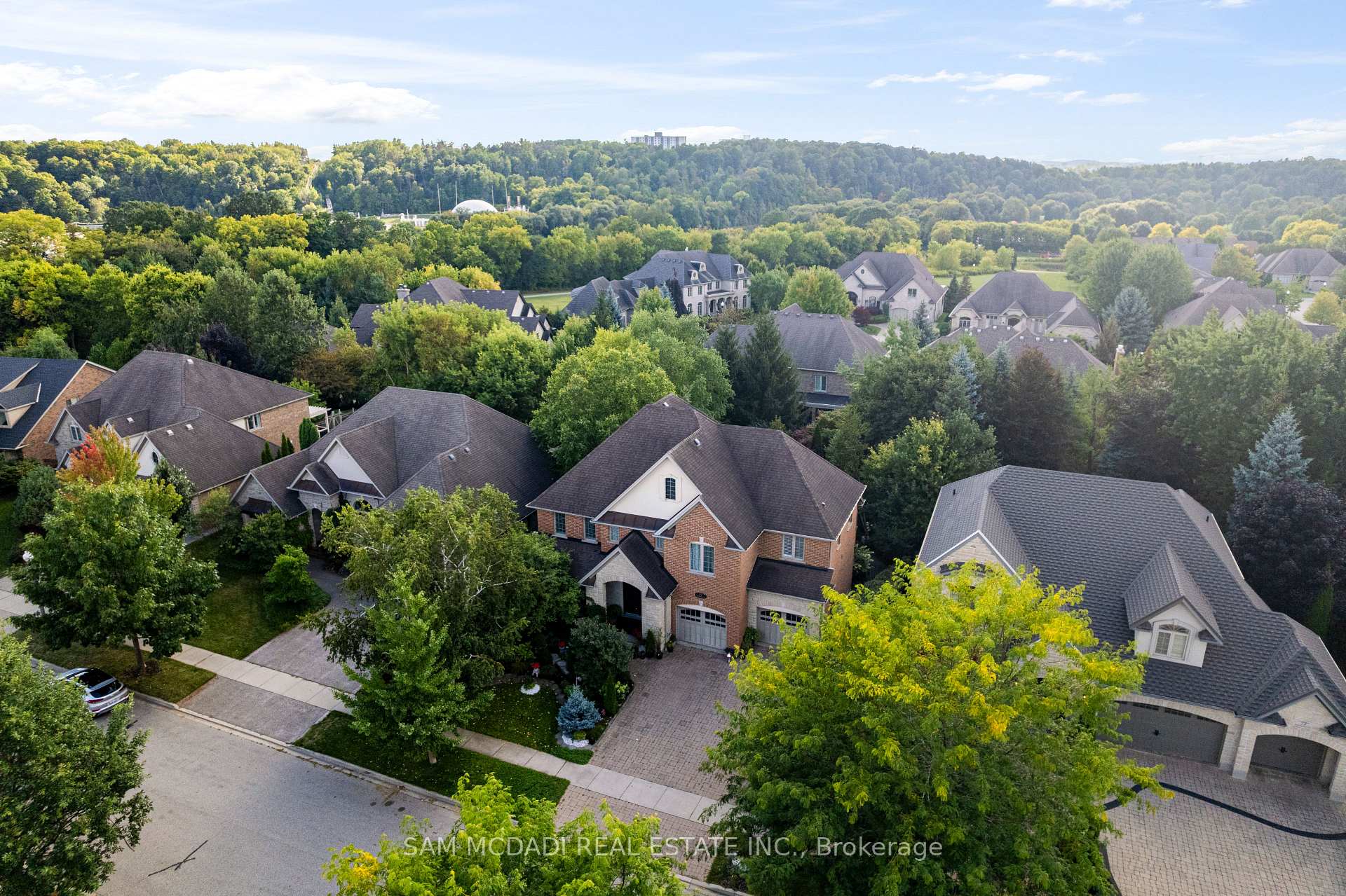 32 Pennsylvania Crescent