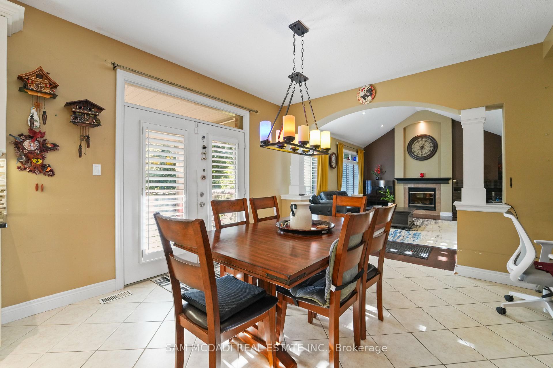 32 Pennsylvania Crescent