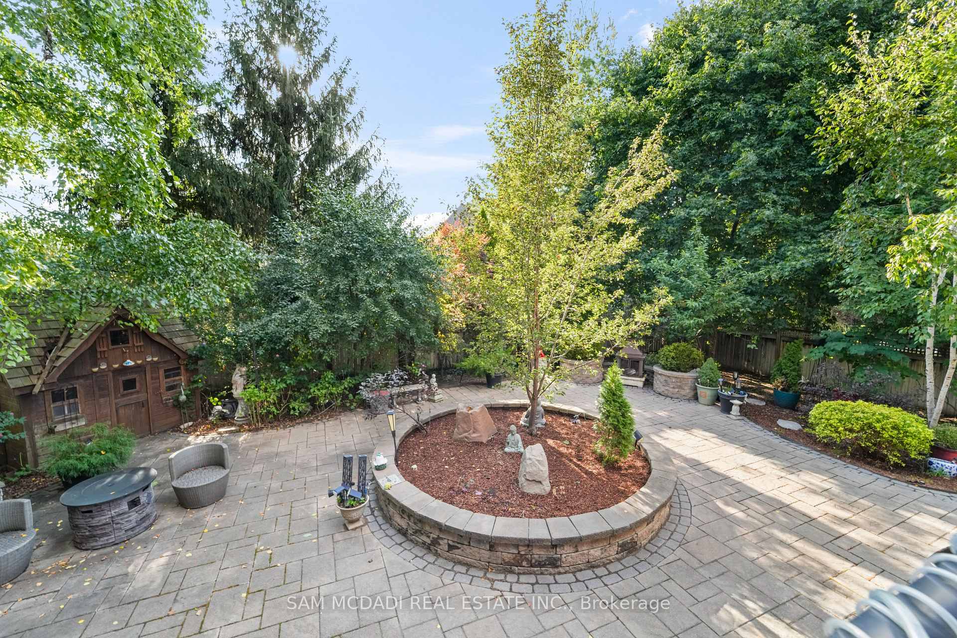 32 Pennsylvania Crescent