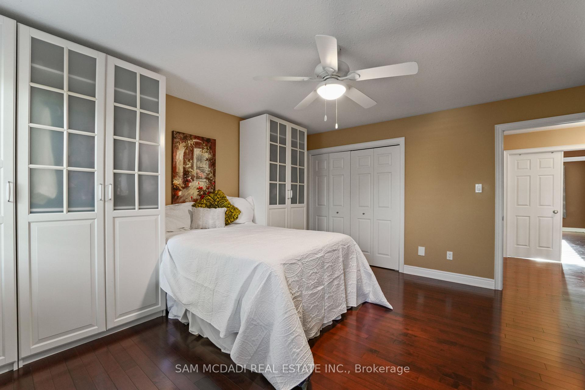 32 Pennsylvania Crescent