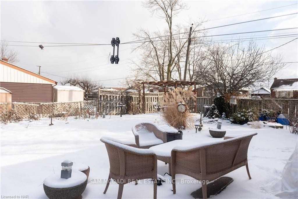 7003 Ann Street Upper