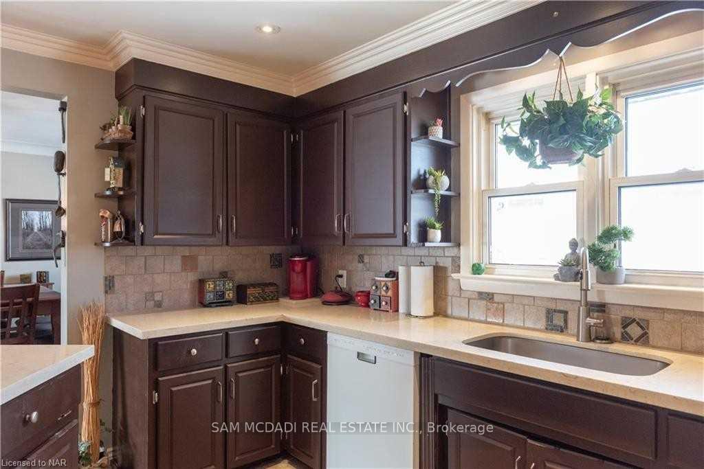 7003 Ann Street Upper