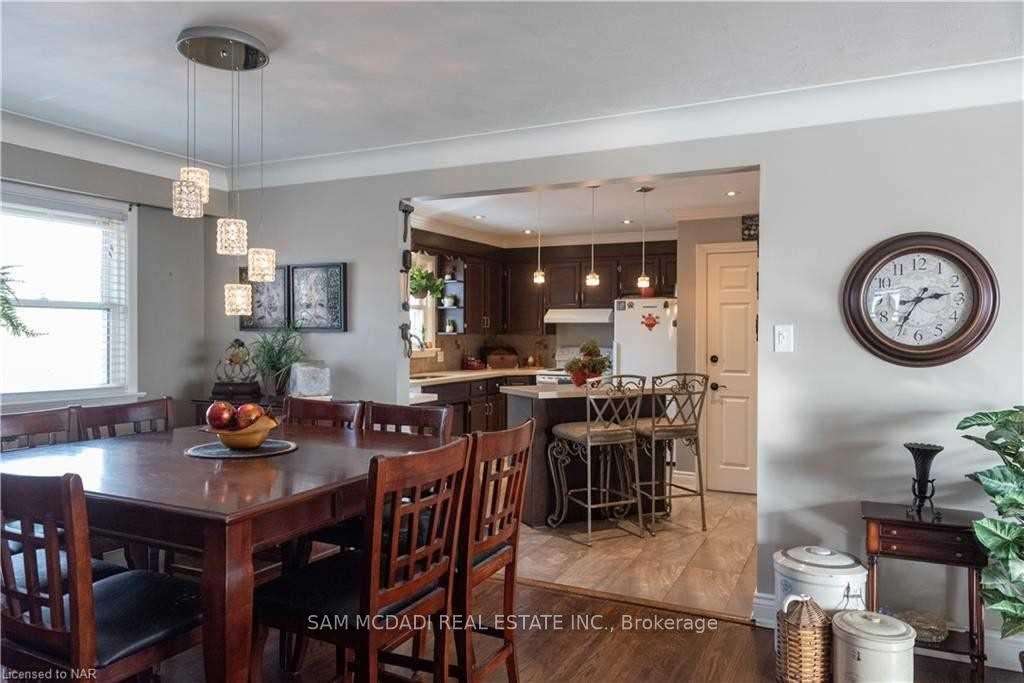 7003 Ann Street Upper