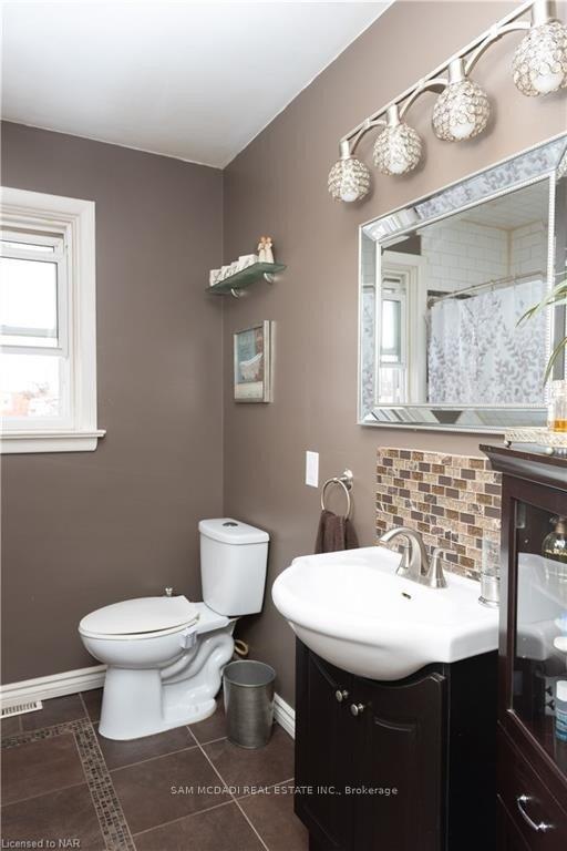 7003 Ann Street Upper