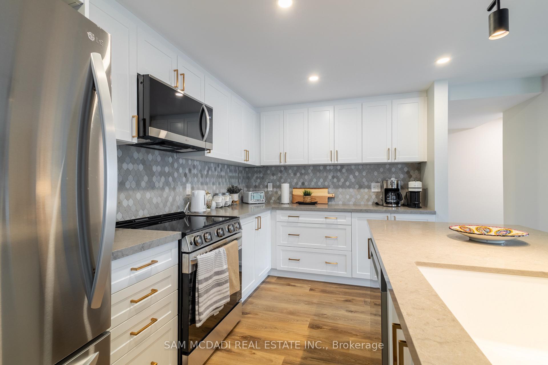 2 Tree Tops Lane 102