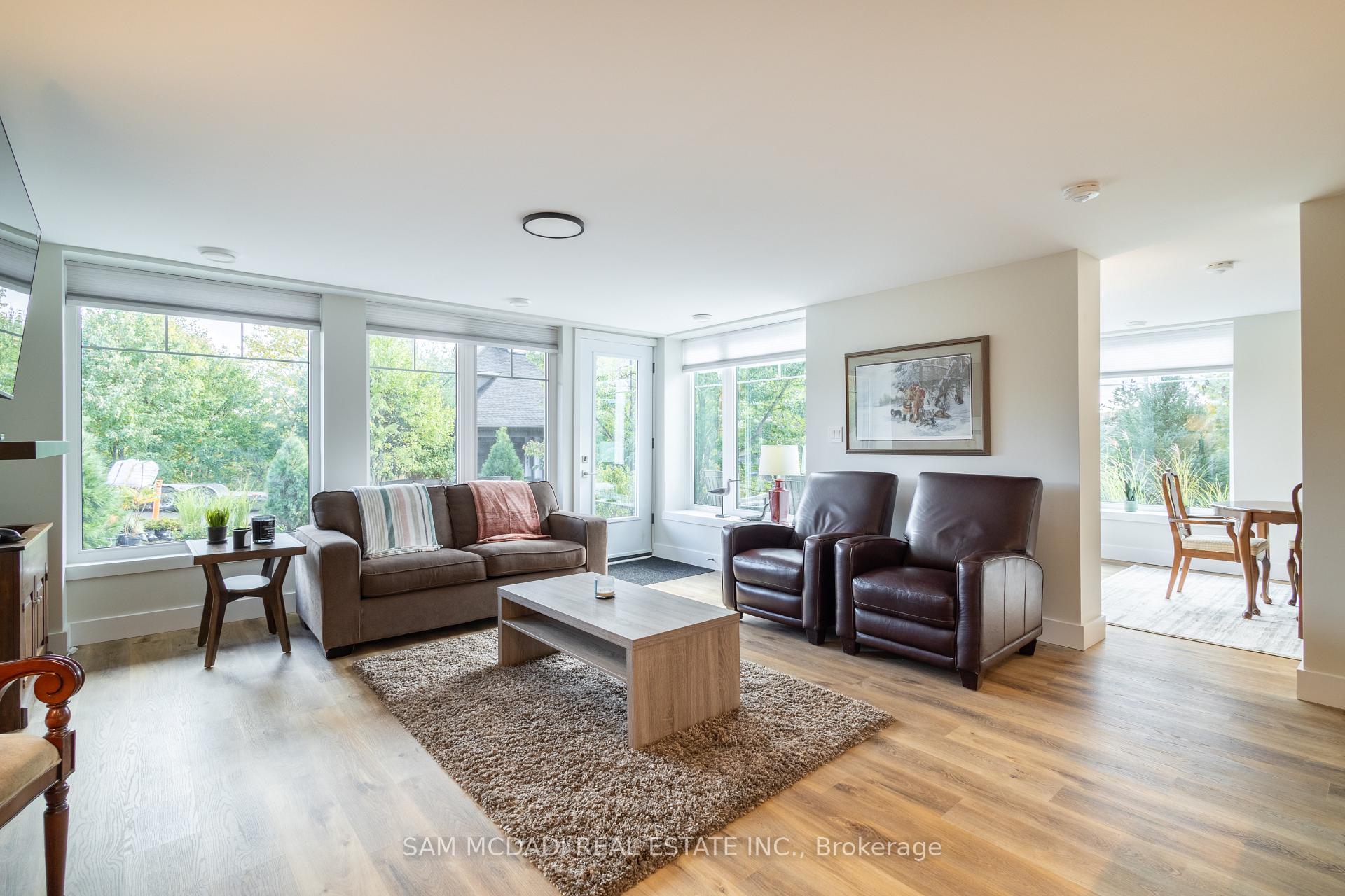 2 Tree Tops Lane 102