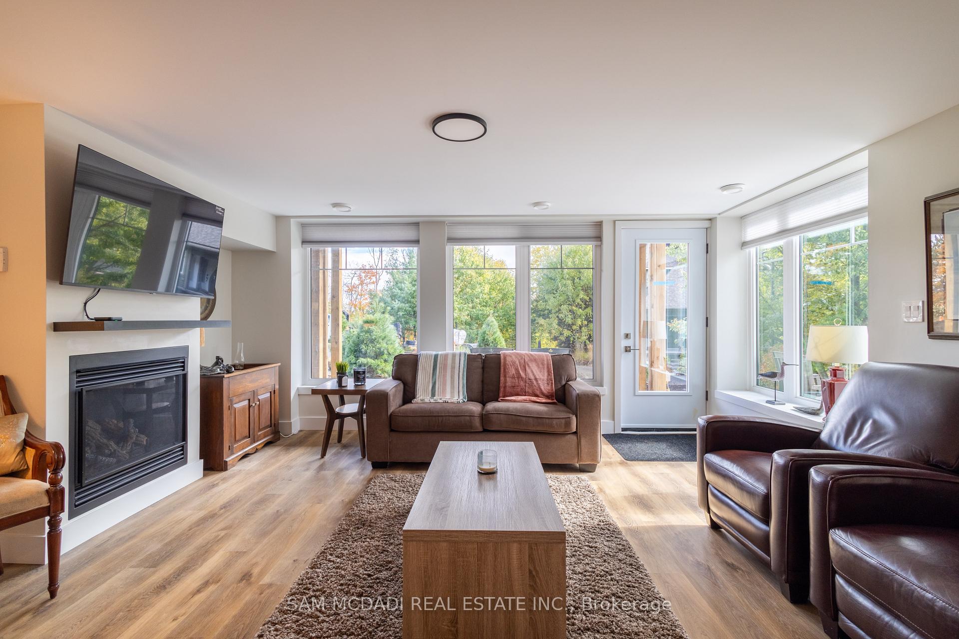 2 Tree Tops Lane 102