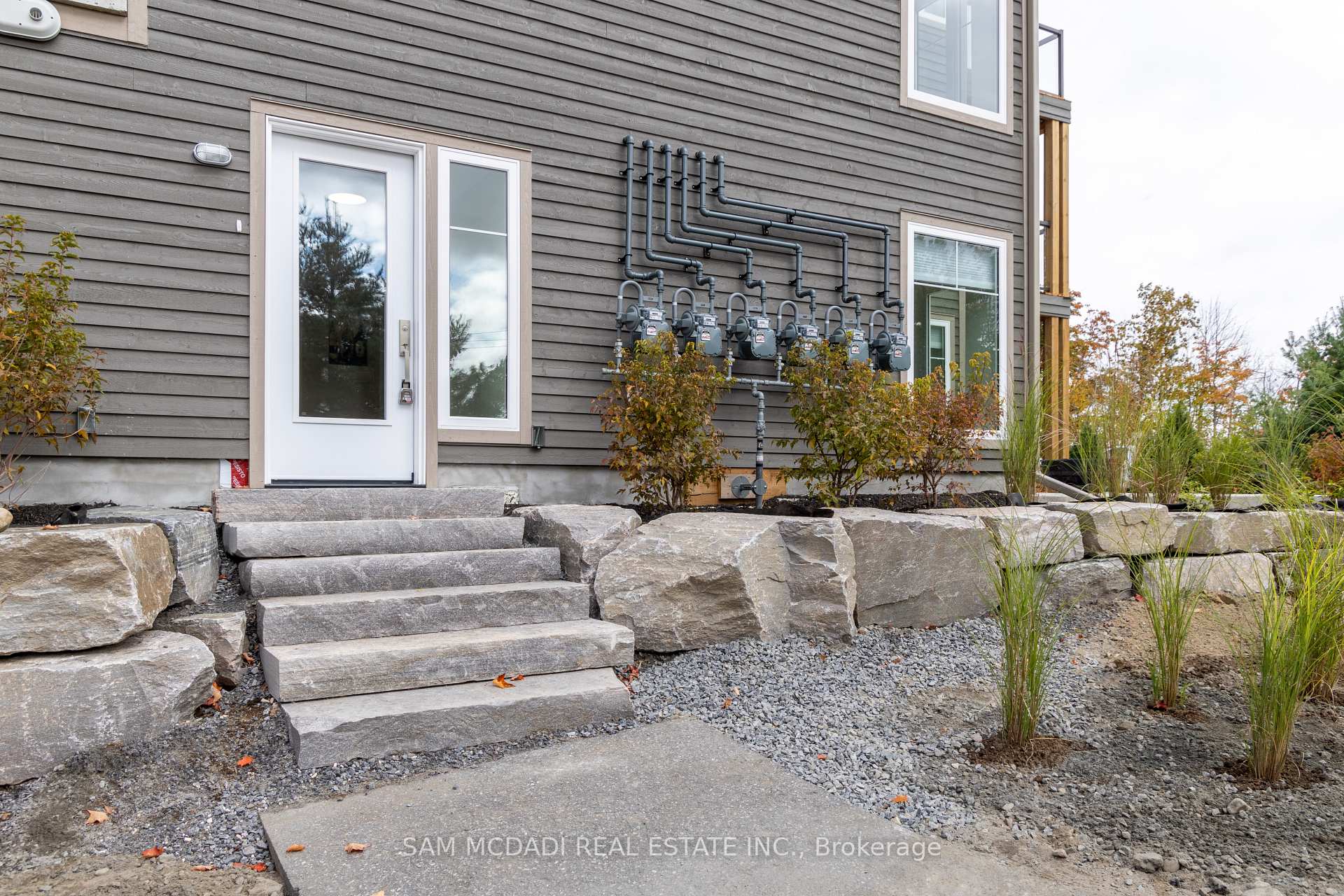 2 Tree Tops Lane 102