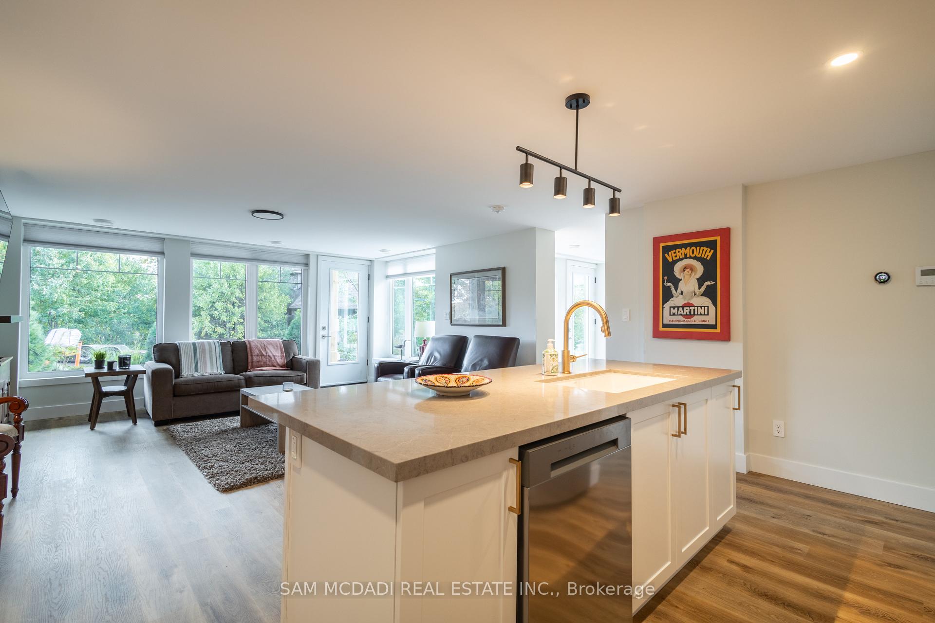 2 Tree Tops Lane 102