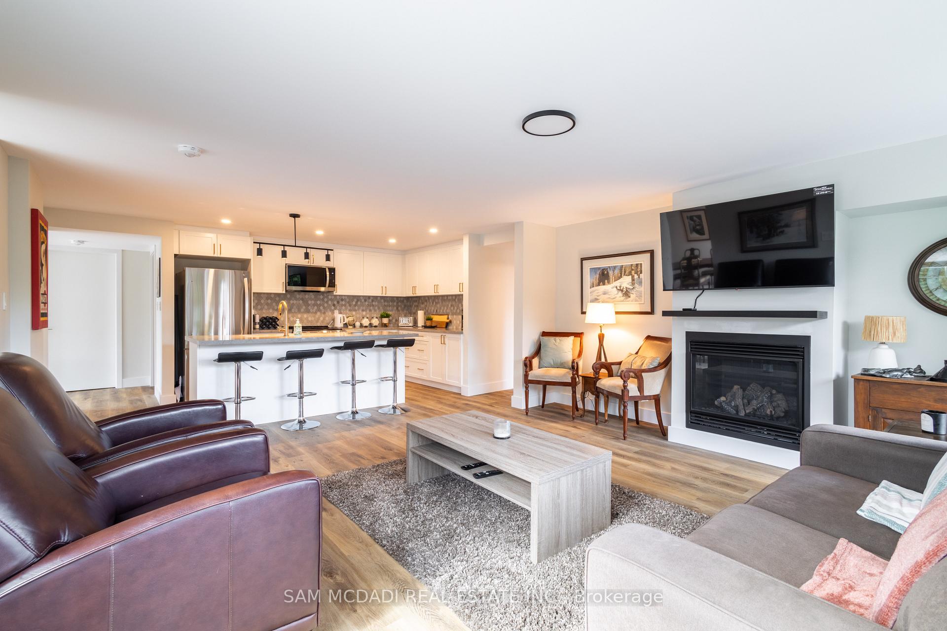 2 Tree Tops Lane 102