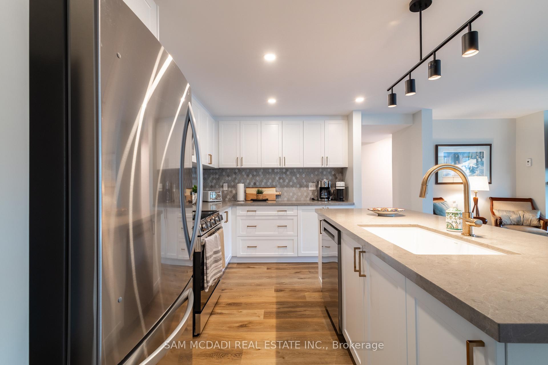 2 Tree Tops Lane 102