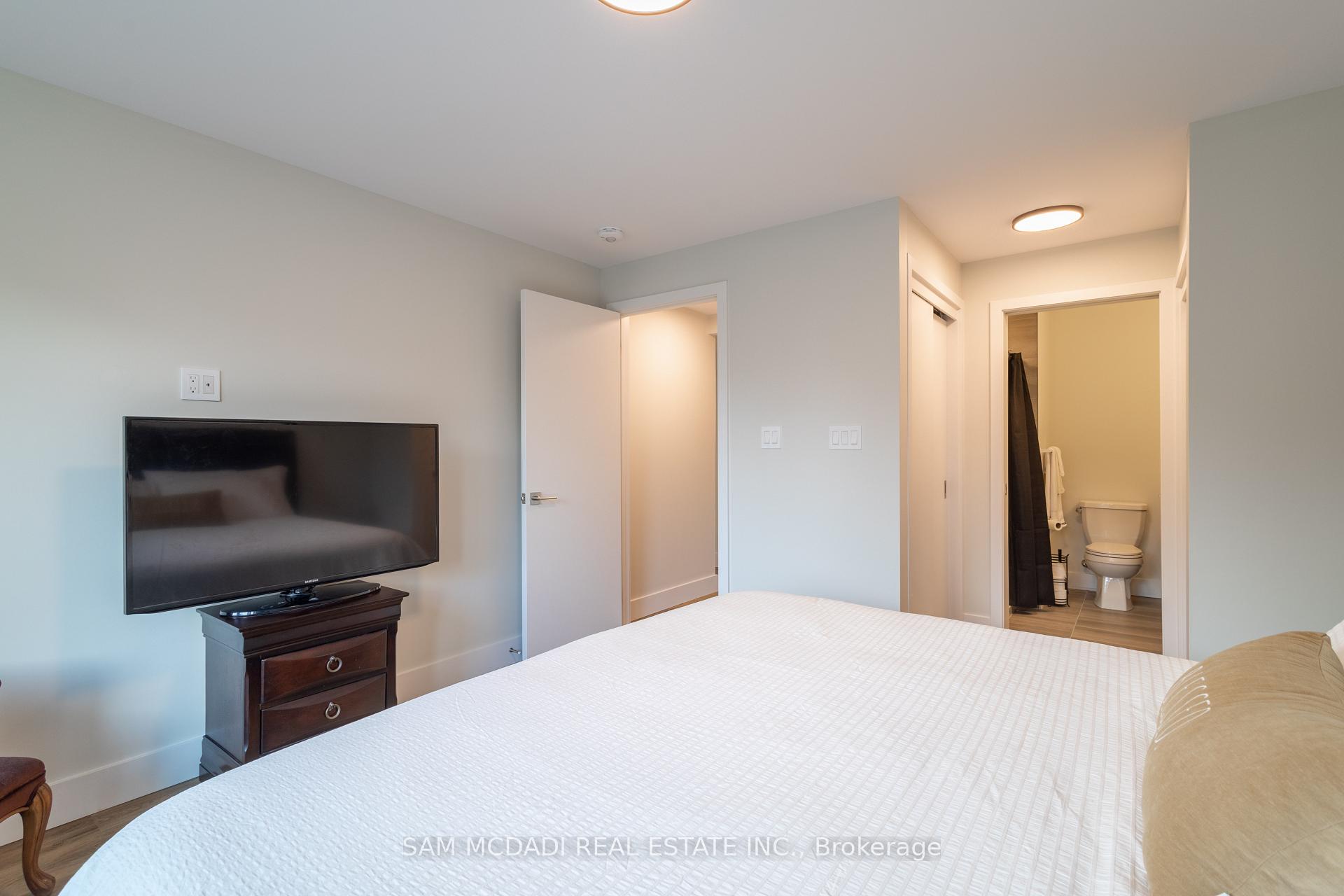 2 Tree Tops Lane 102