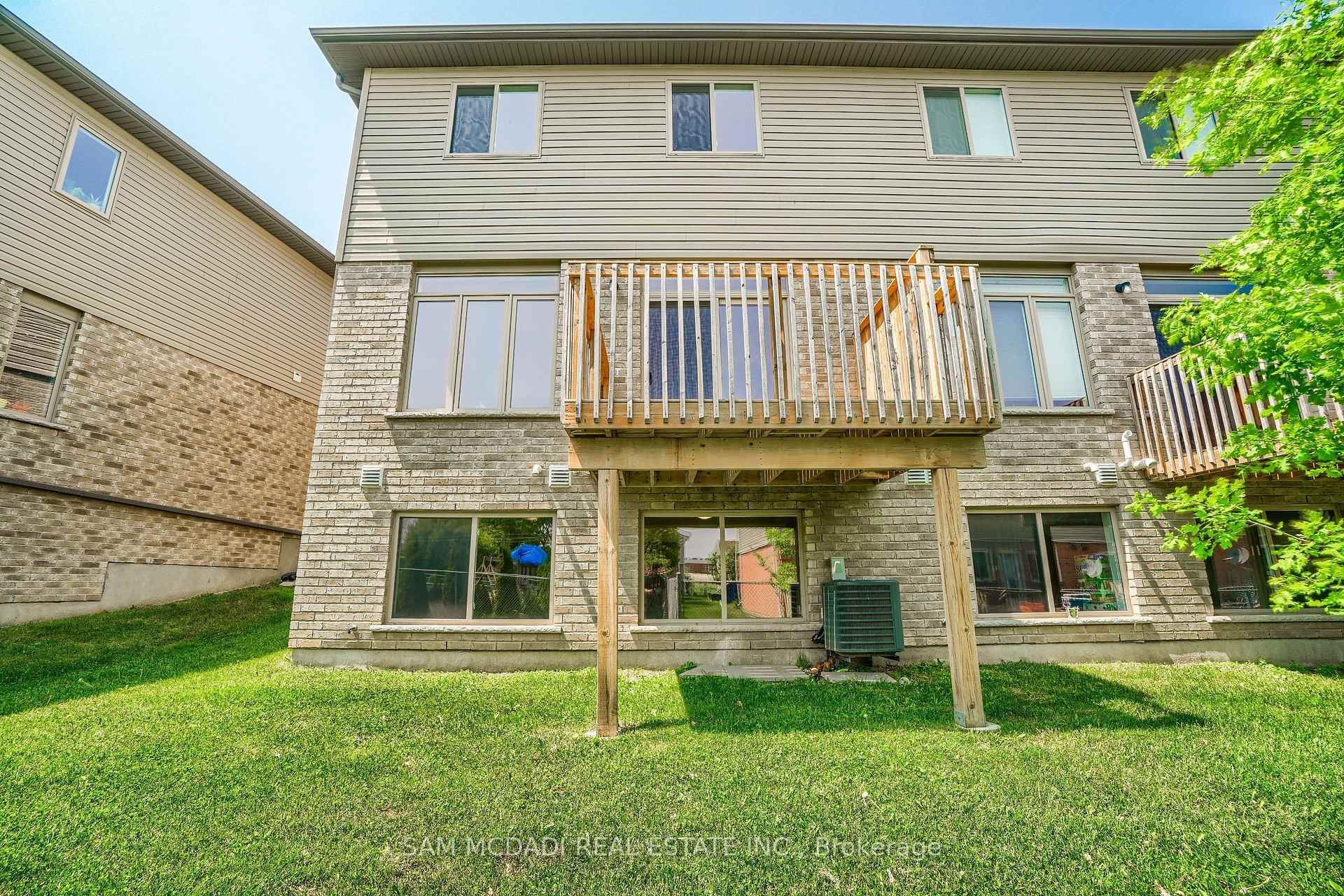 1023 Devonshire Avenue 25