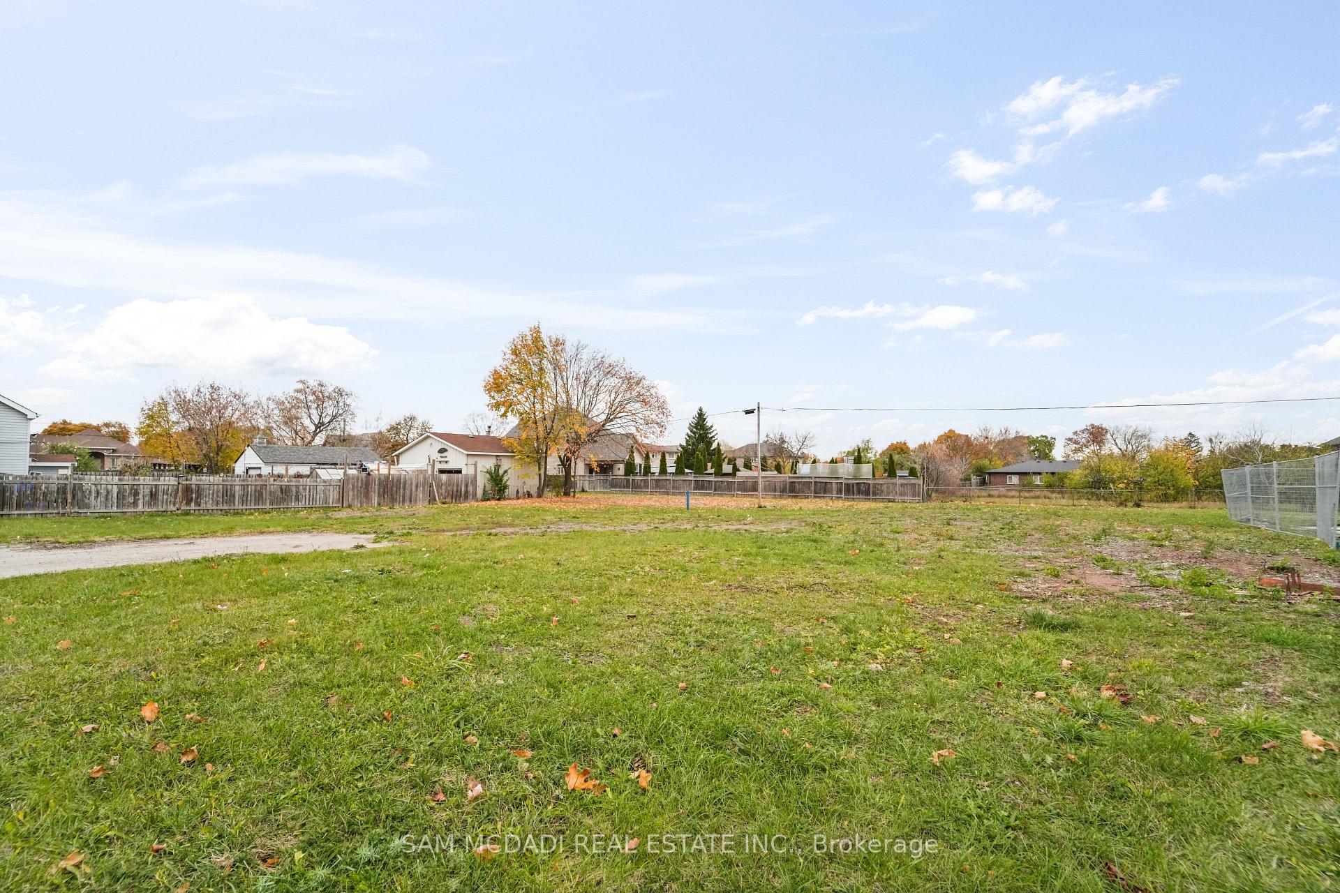 423 Highway 8 Highway