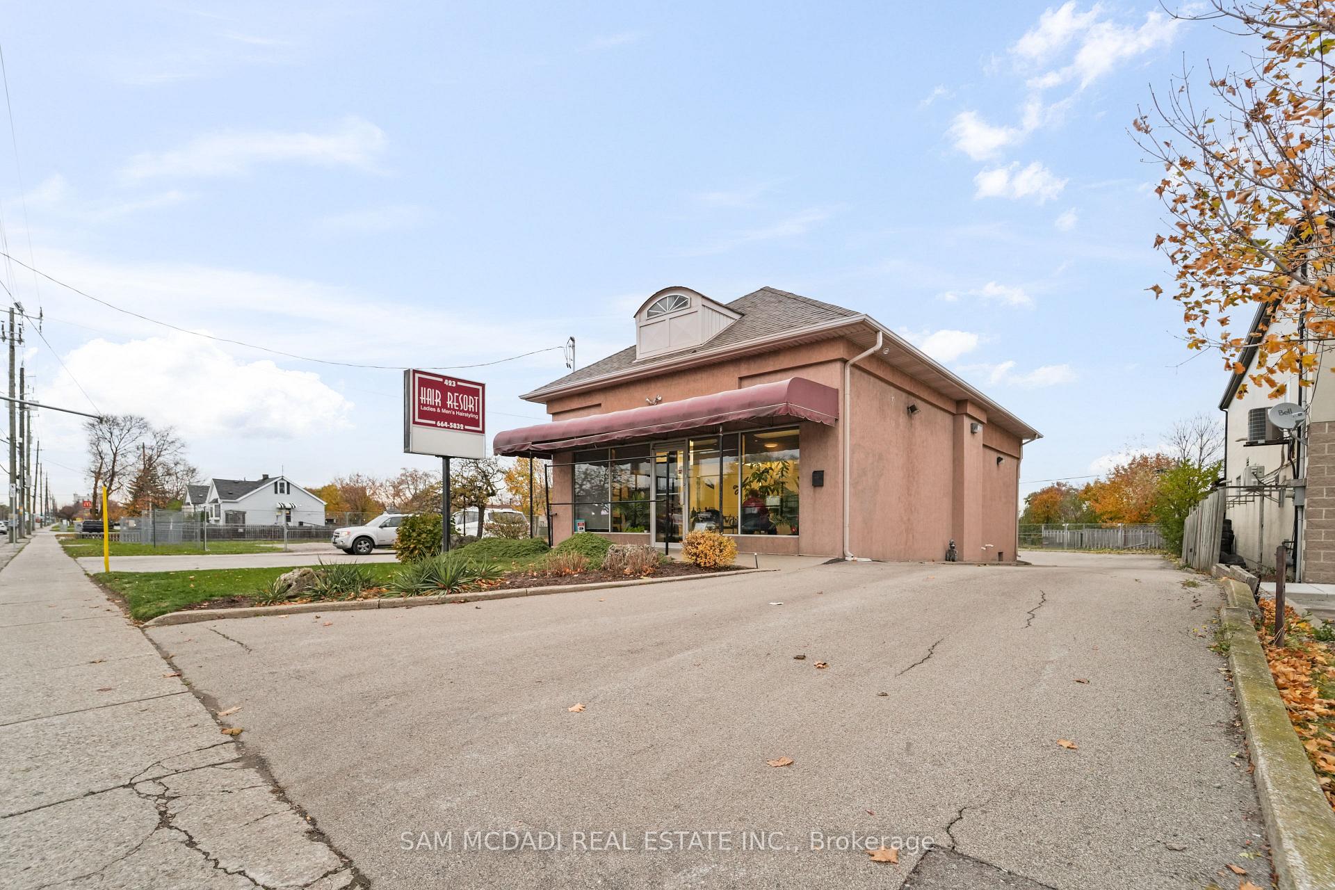 423 Highway 8 Highway