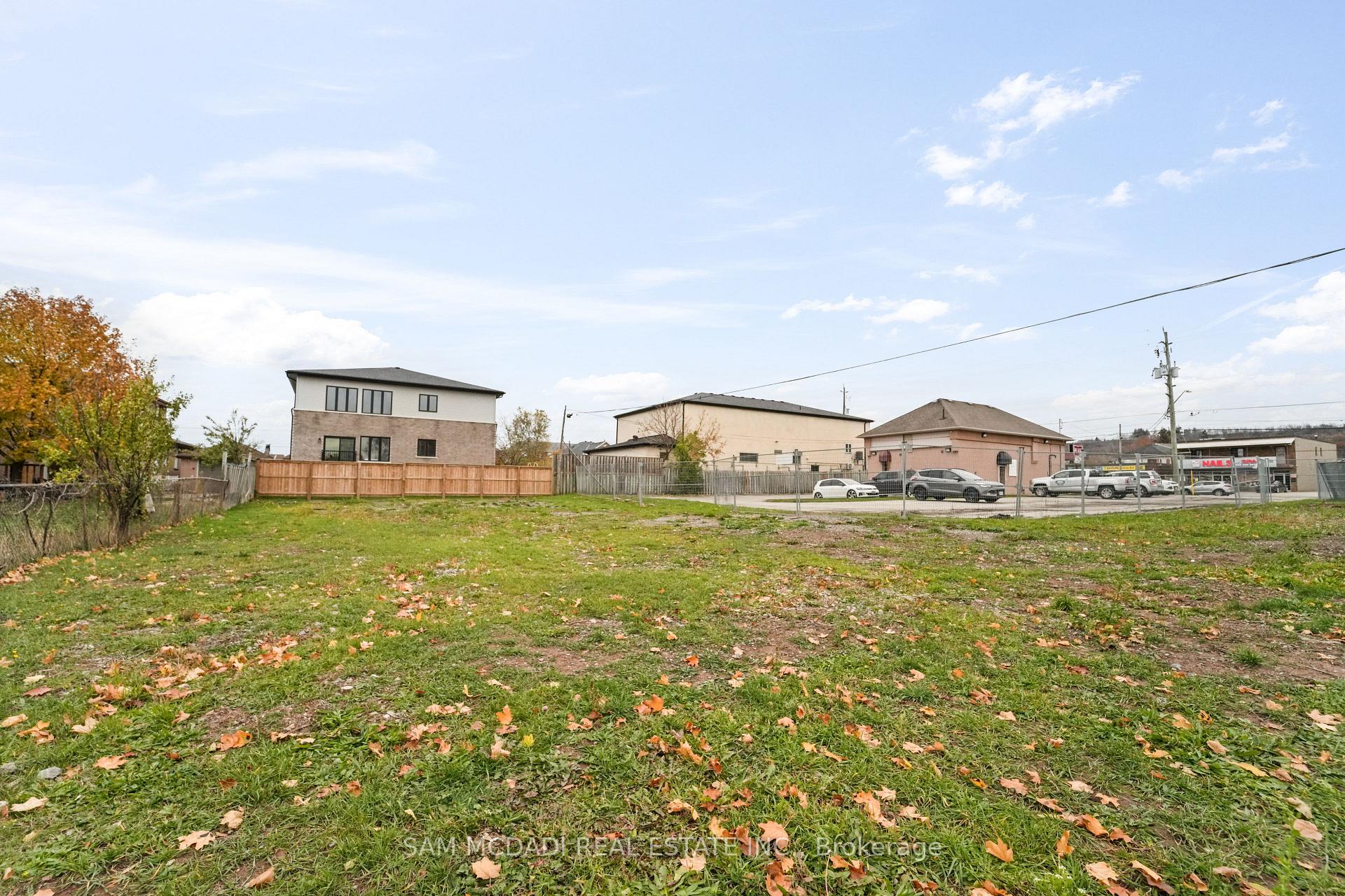 423 Highway 8 Highway