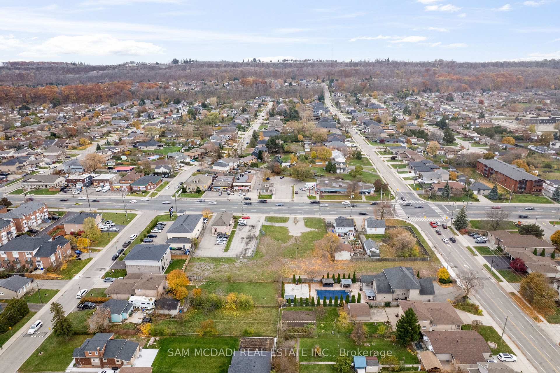 423 Highway 8 Highway