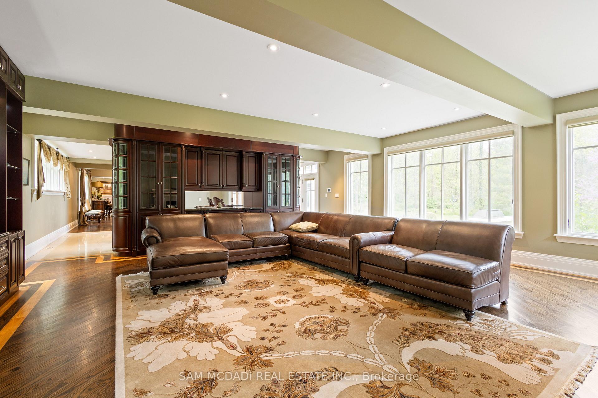 839 E Lakeshore Road