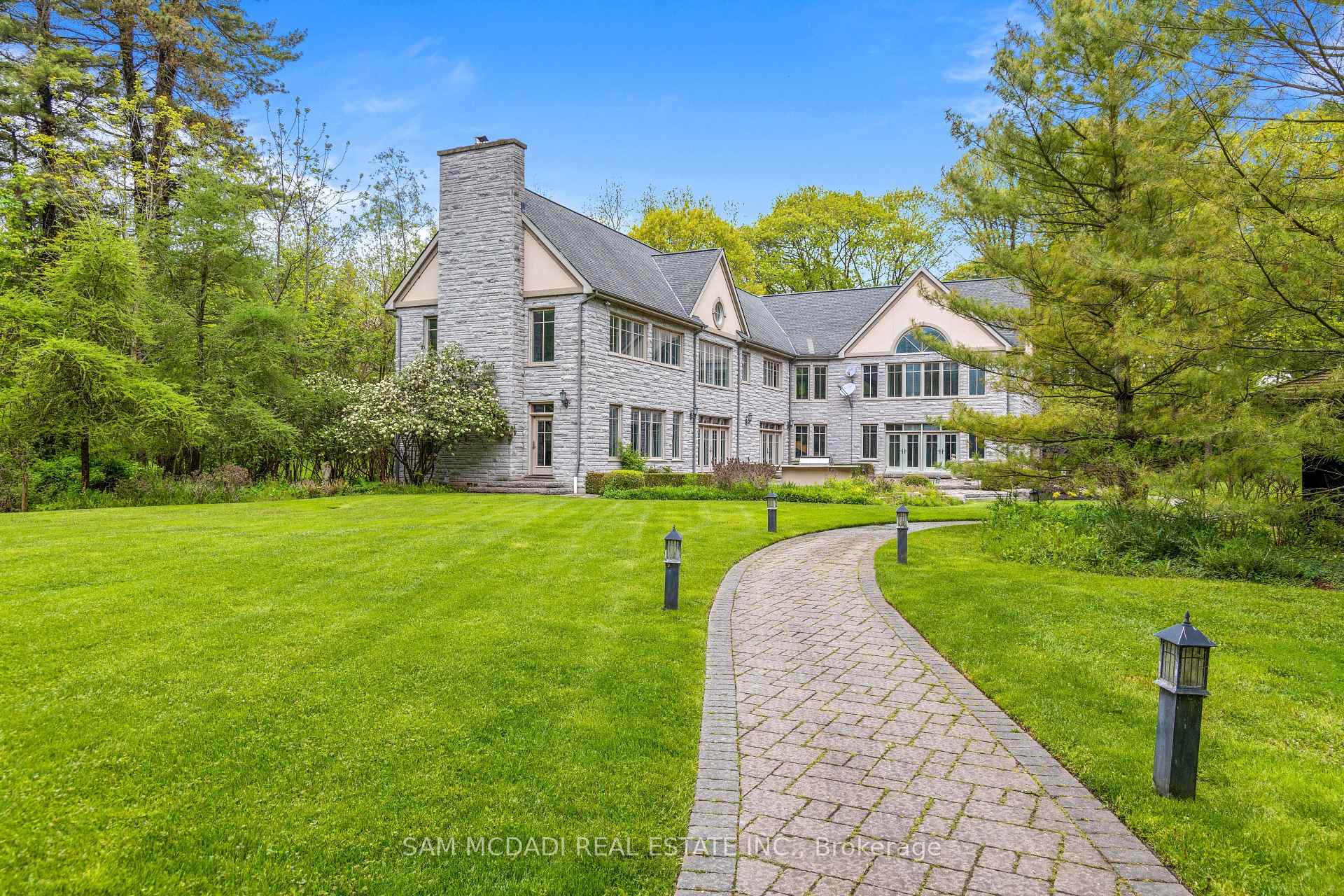 839 E Lakeshore Road