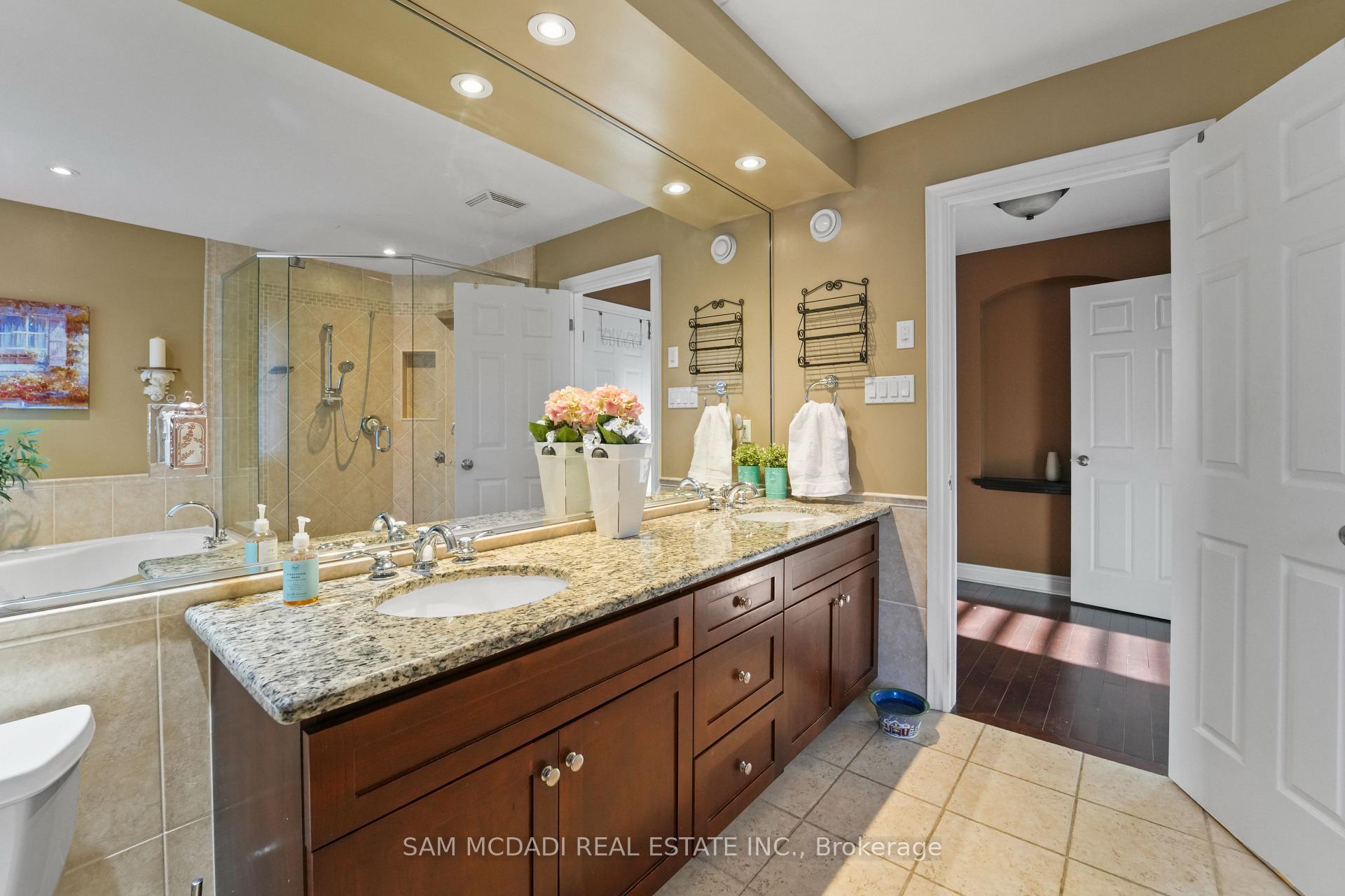 32 Pennsylvania Crescent