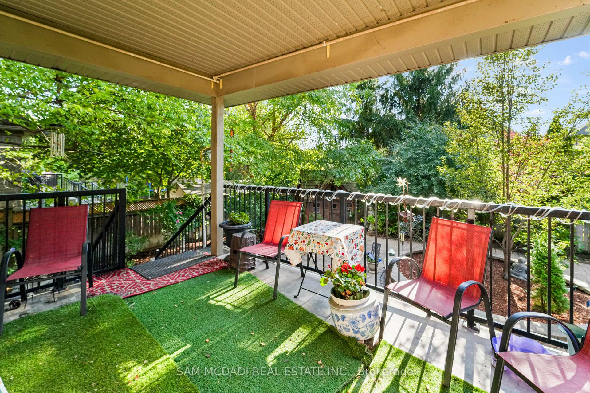 32 Pennsylvania Crescent