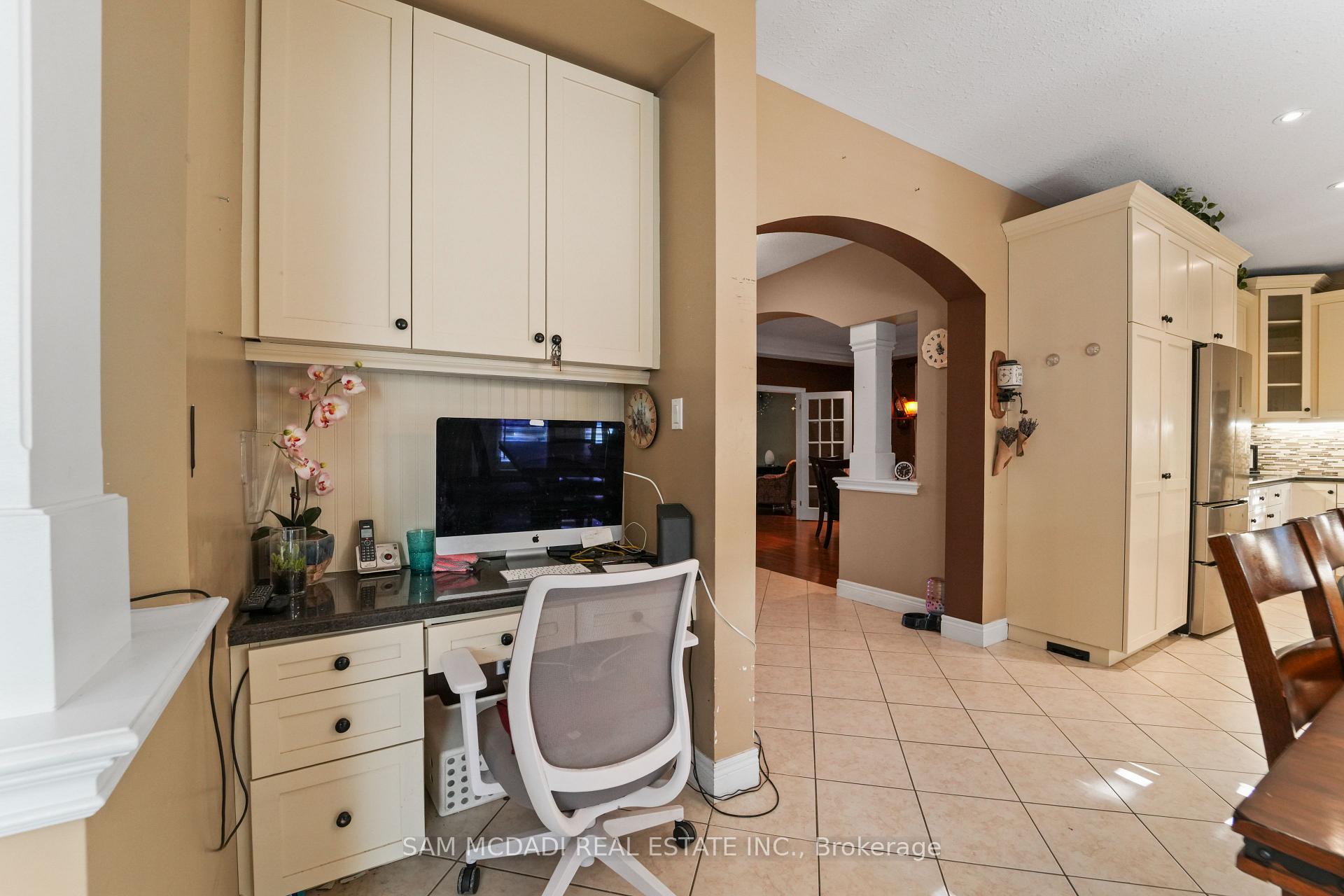 32 Pennsylvania Crescent