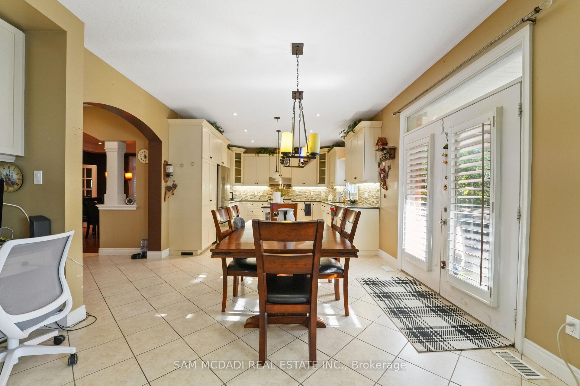 32 Pennsylvania Crescent