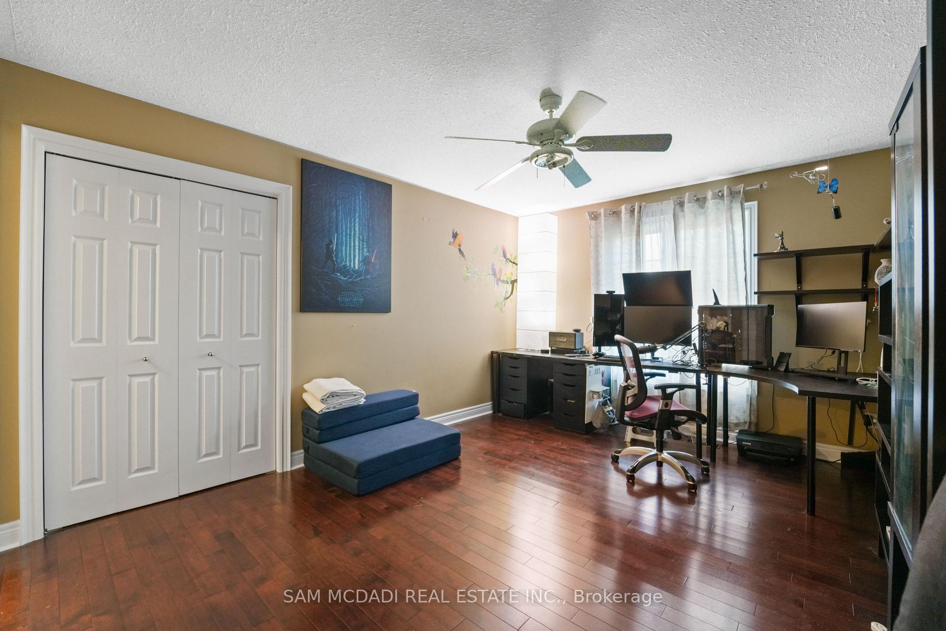 32 Pennsylvania Crescent