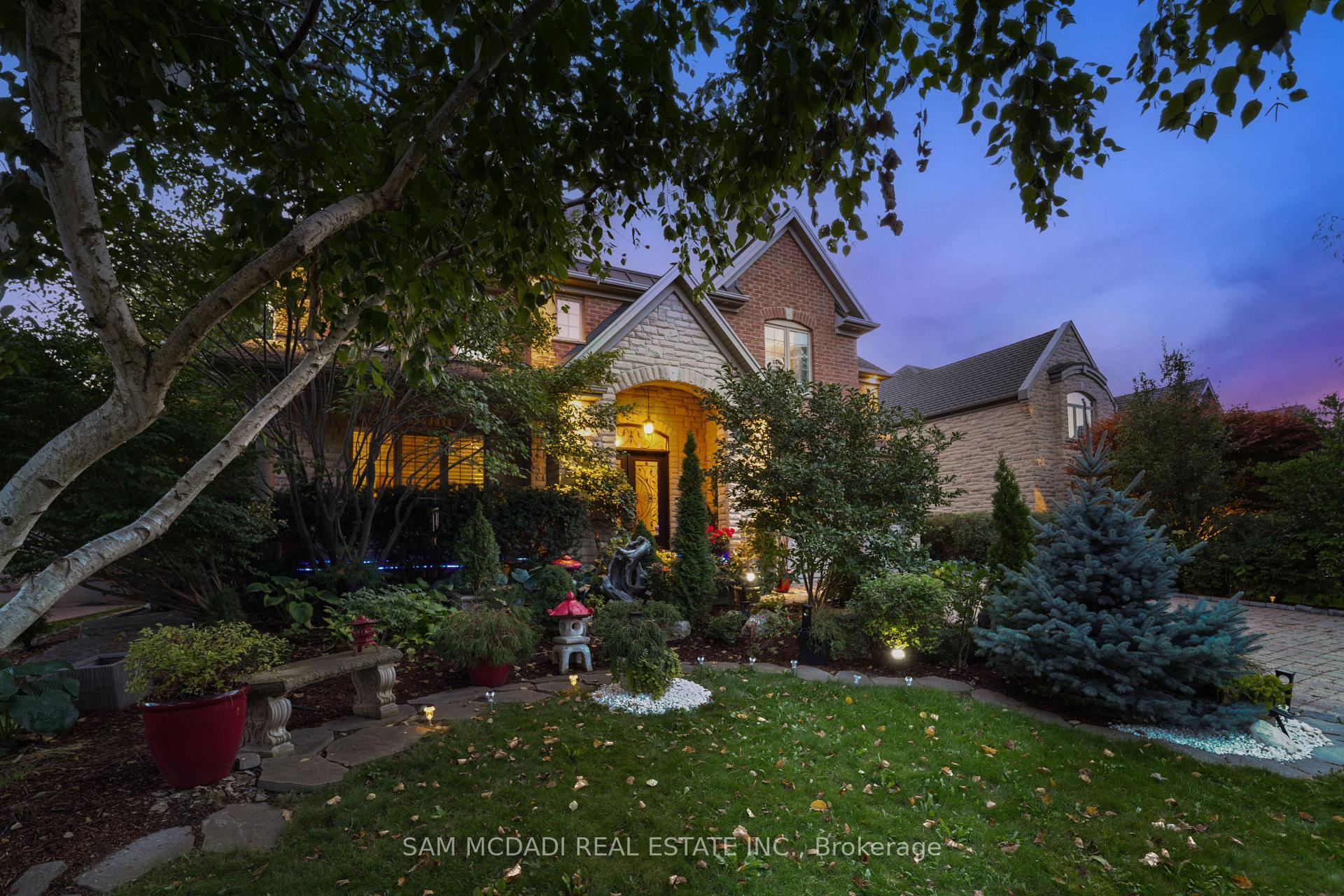 32 Pennsylvania Crescent