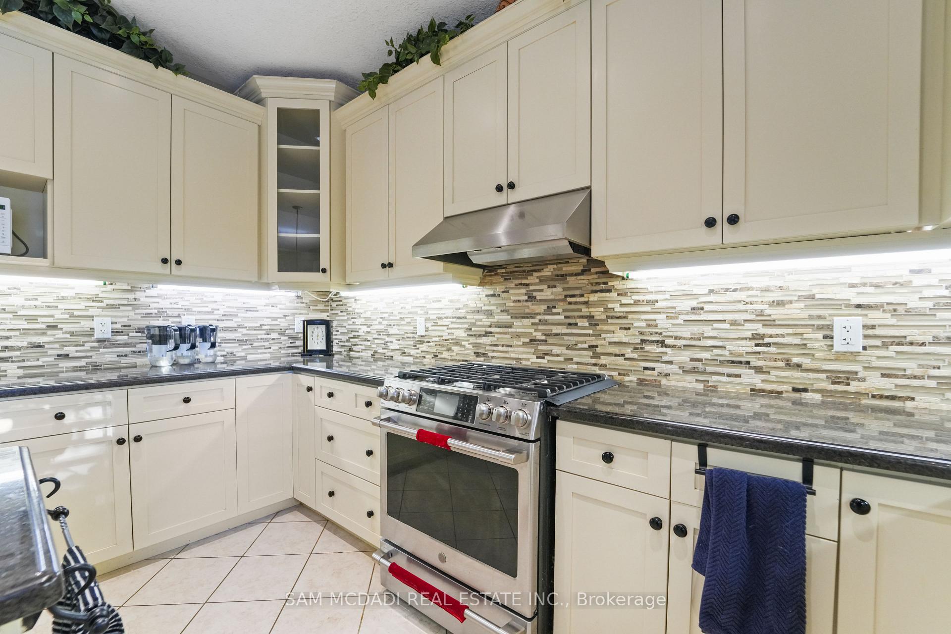 32 Pennsylvania Crescent