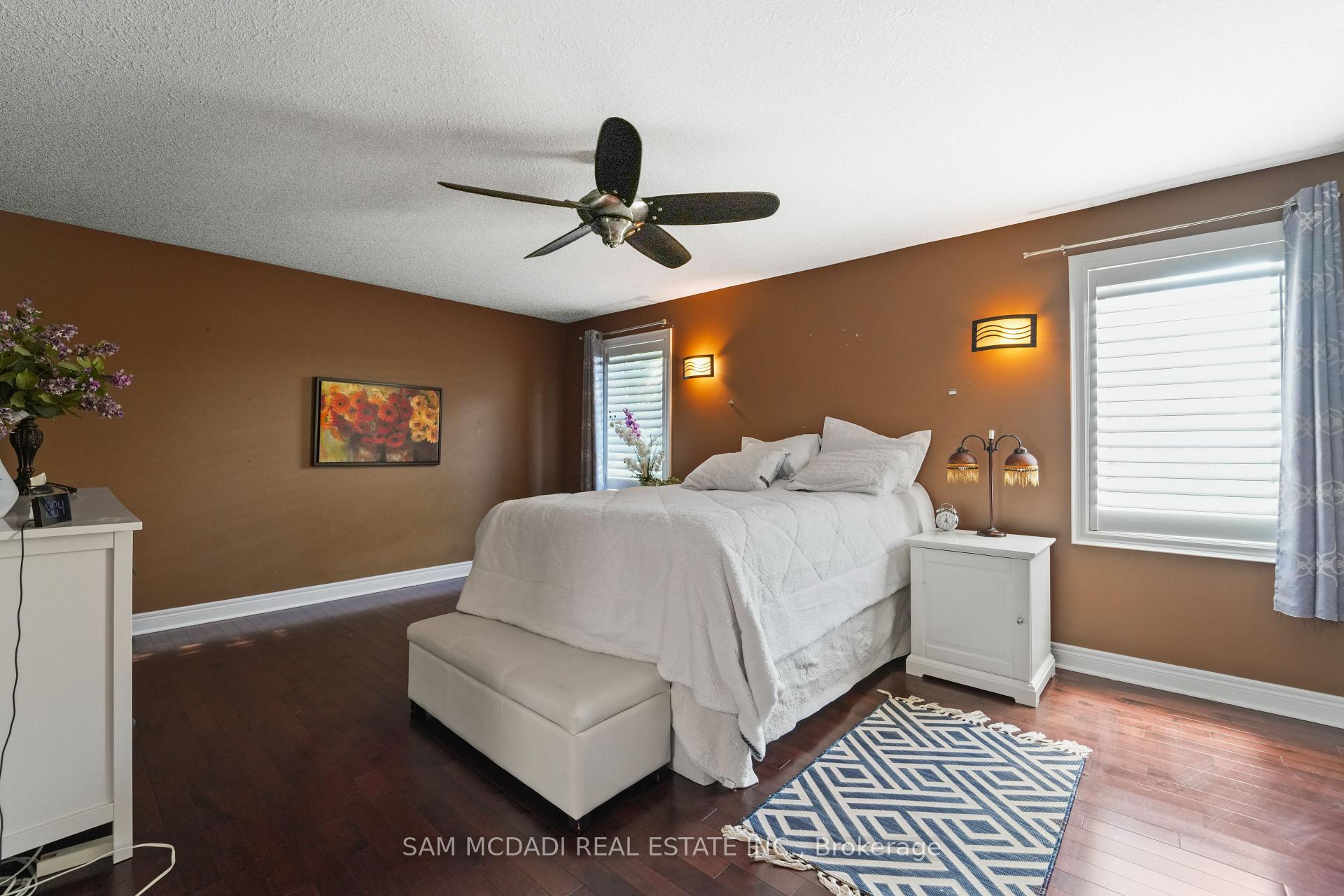 32 Pennsylvania Crescent