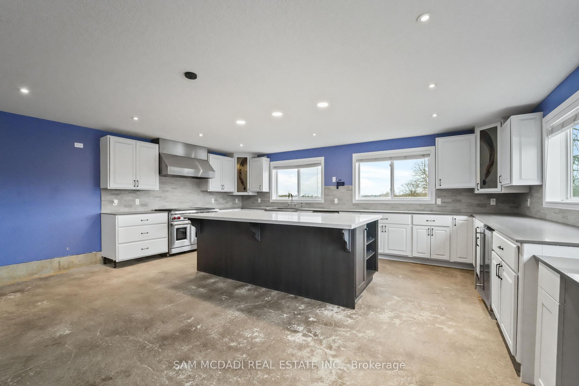 1291 Old Highway 8 N/A